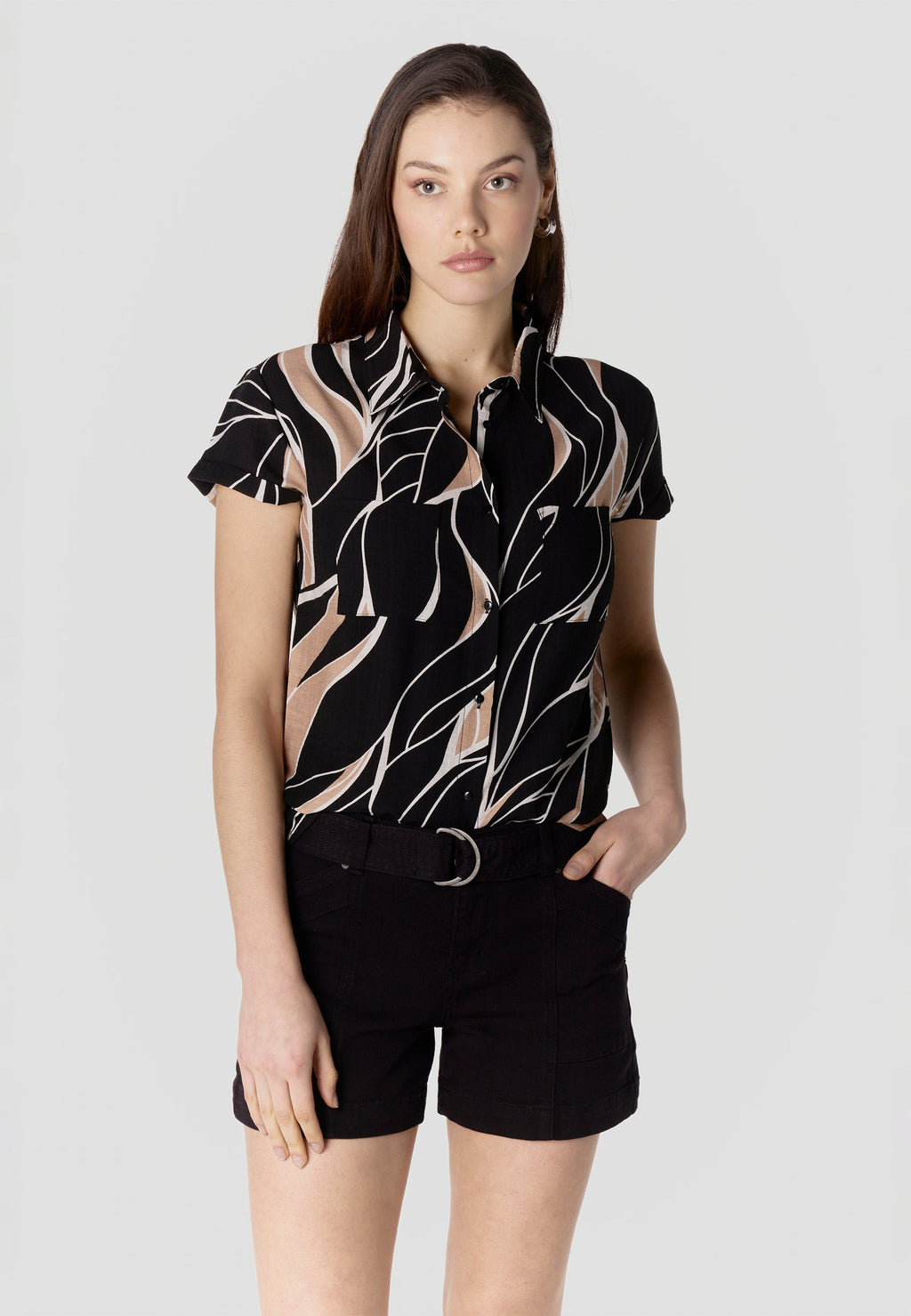 Camisa Mujer Manga Corta Estampada Cuello Camisero – Koroshi Negro