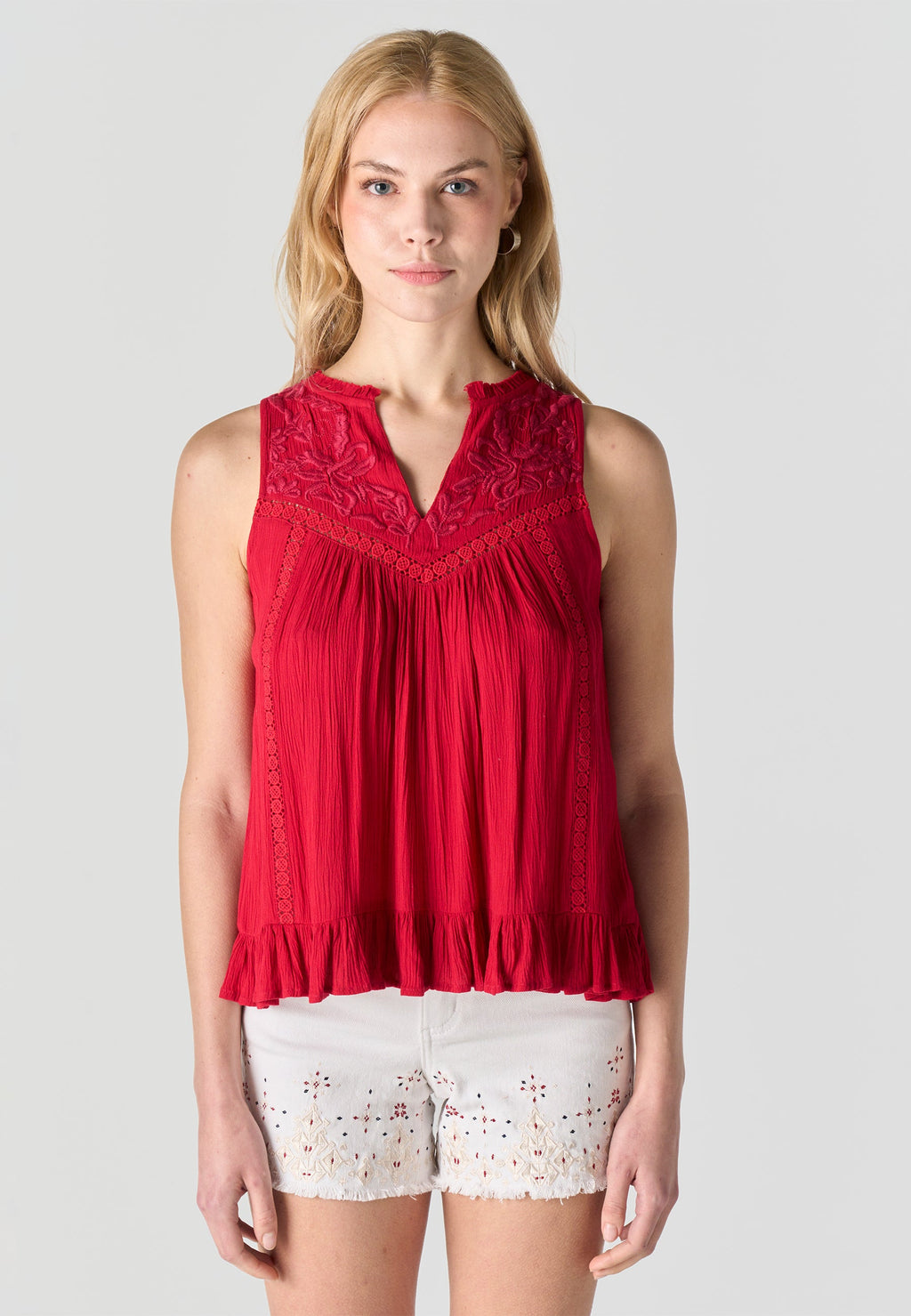 Blusa Mujer Sin Mangas Bordada Cuello Pico Volante – Koroshi 2612BL39