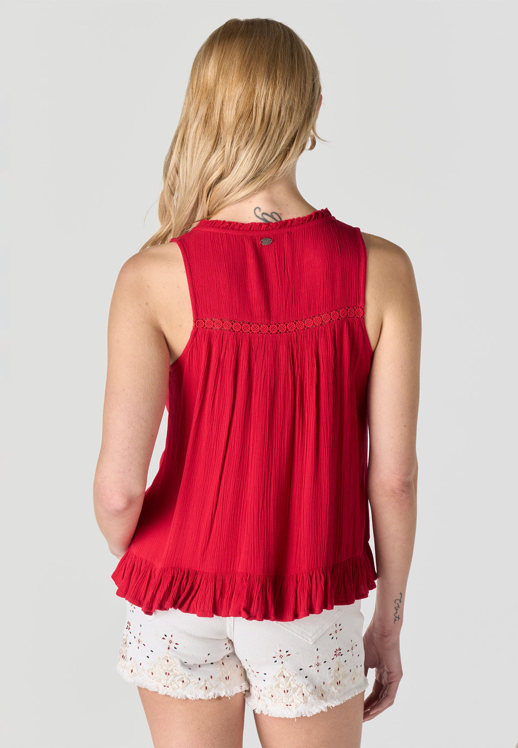 Blusa Mujer Sin Mangas Bordada Cuello Pico Volante – Koroshi 2612BL39