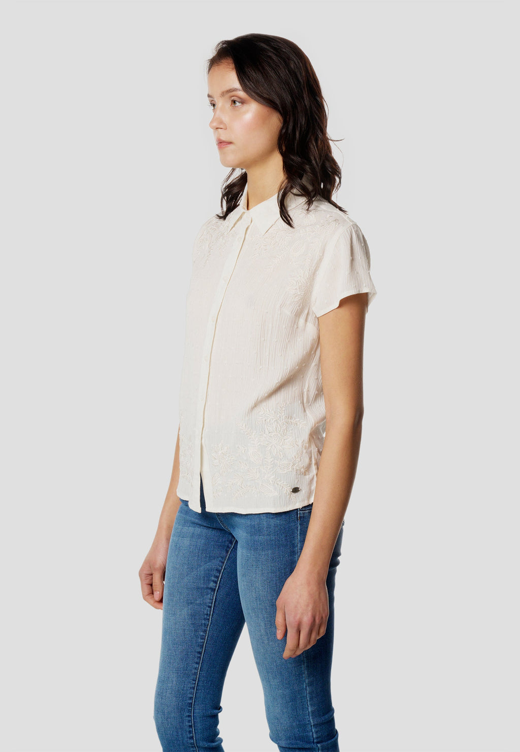 Camisa Mujer Manga Corta Plumeti Bordado Floral – Koroshi Blanco