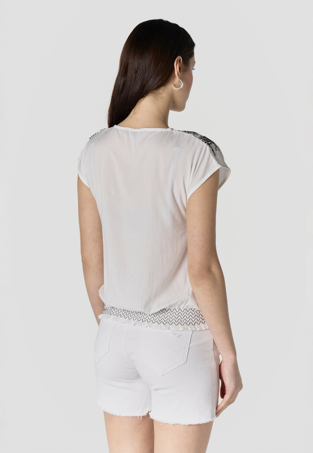 Blusa Mujer Manga Corta Bordado Escote Pico Smock – Koroshi 2612BL45