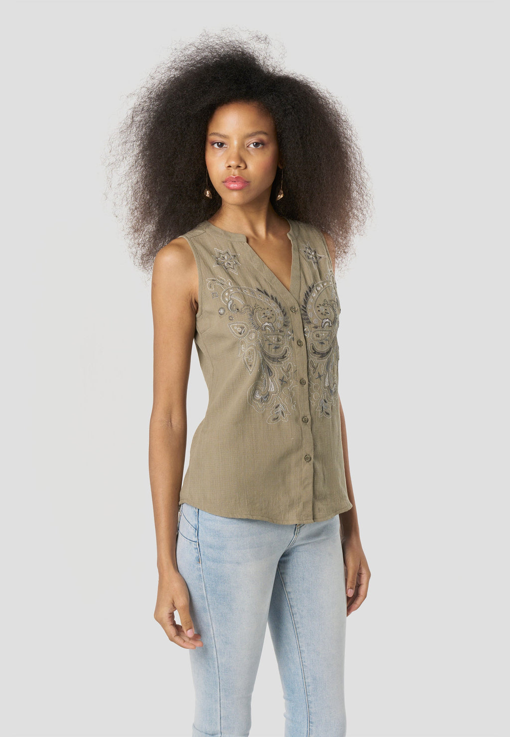Blusa Mujer Sin Mangas Bordado Paisley Escote Pico – Koroshi 2612BL50
