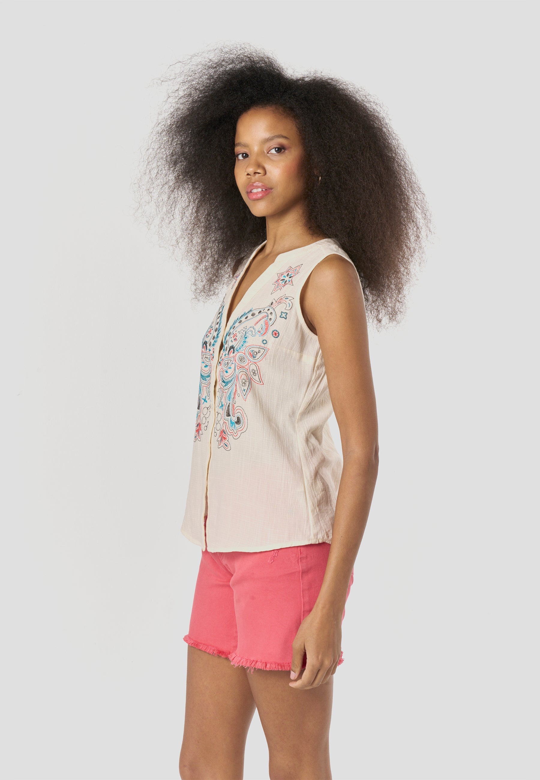 Blusa Mujer Sin Mangas Bordado Paisley Escote Pico – Koroshi 2612BL50