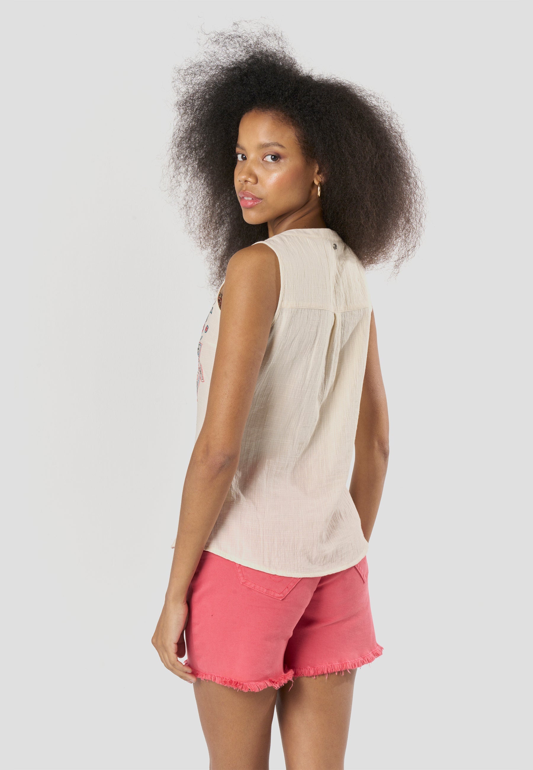 Blusa Mujer Sin Mangas Bordado Paisley Escote Pico – Koroshi 2612BL50
