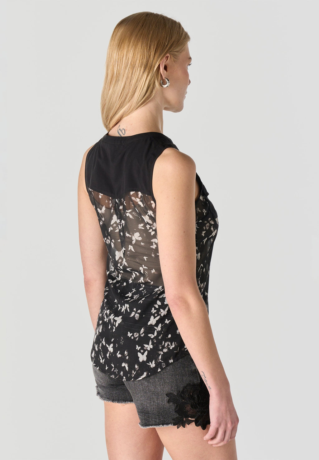 Blusa Mujer Sin Mangas Estampado Mariposa – Koroshi 2612BL81