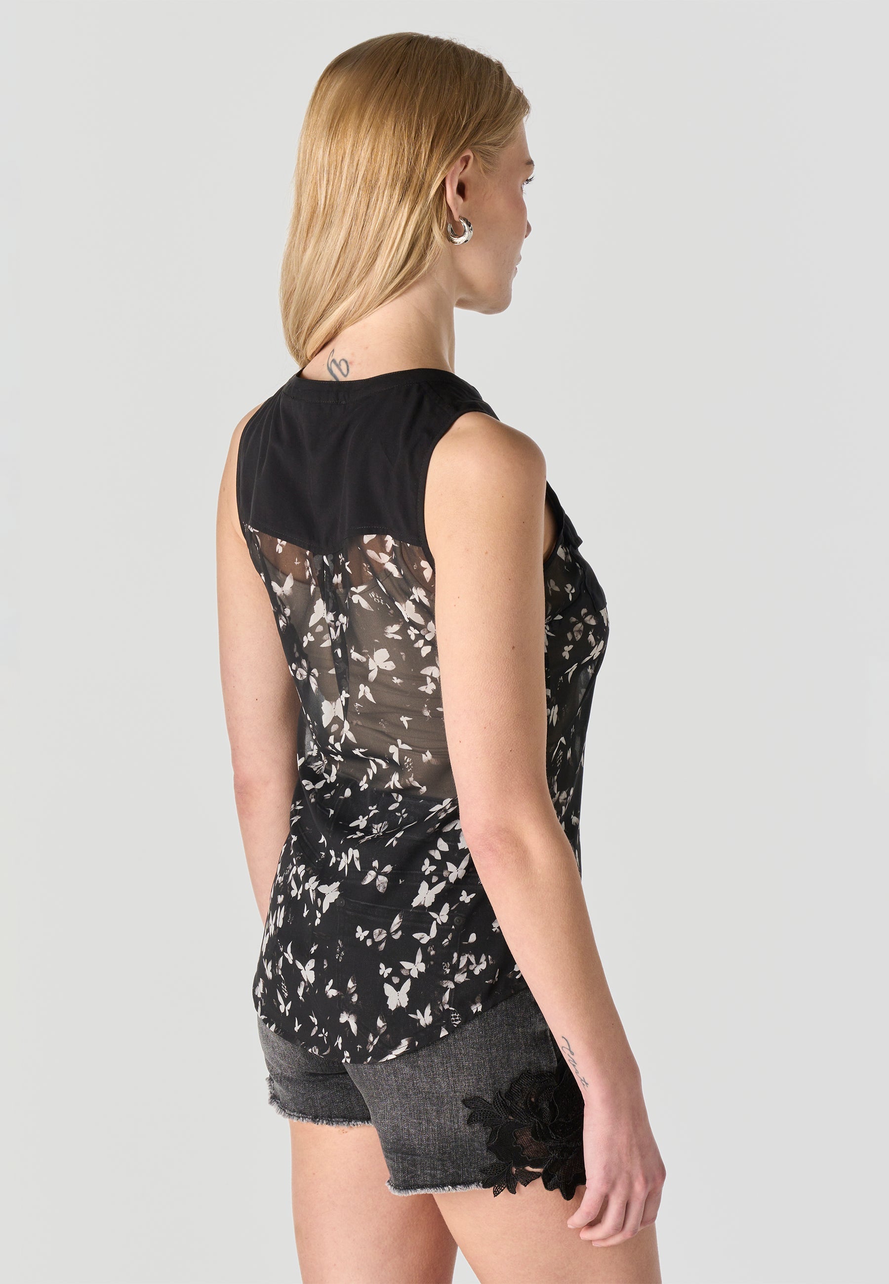 Blusa Mujer Sin Mangas Estampado Mariposa – Koroshi 2612BL81