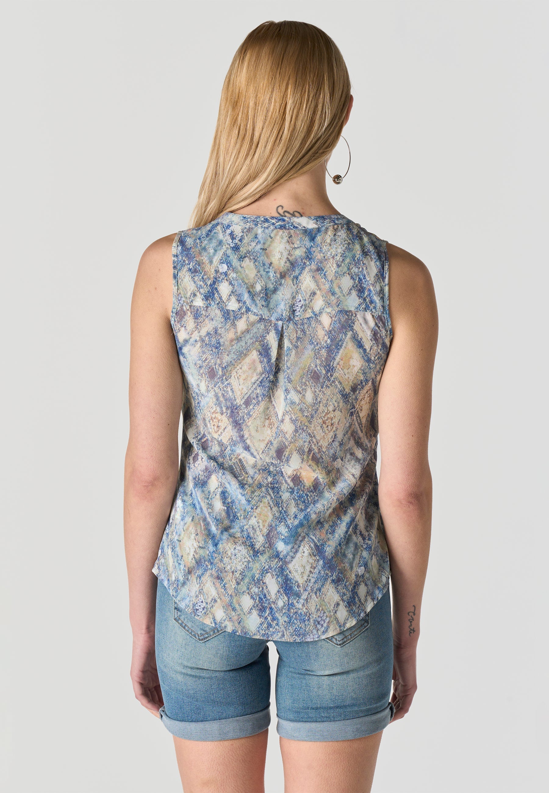 Blusa Mujer Sin Mangas Estampado Mariposa – Koroshi 2612BL81