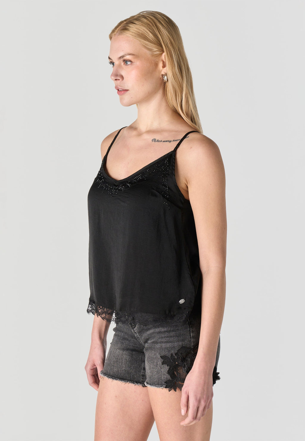 Blusa Mujer Tirantes Satén Drapeada – Koroshi Negro