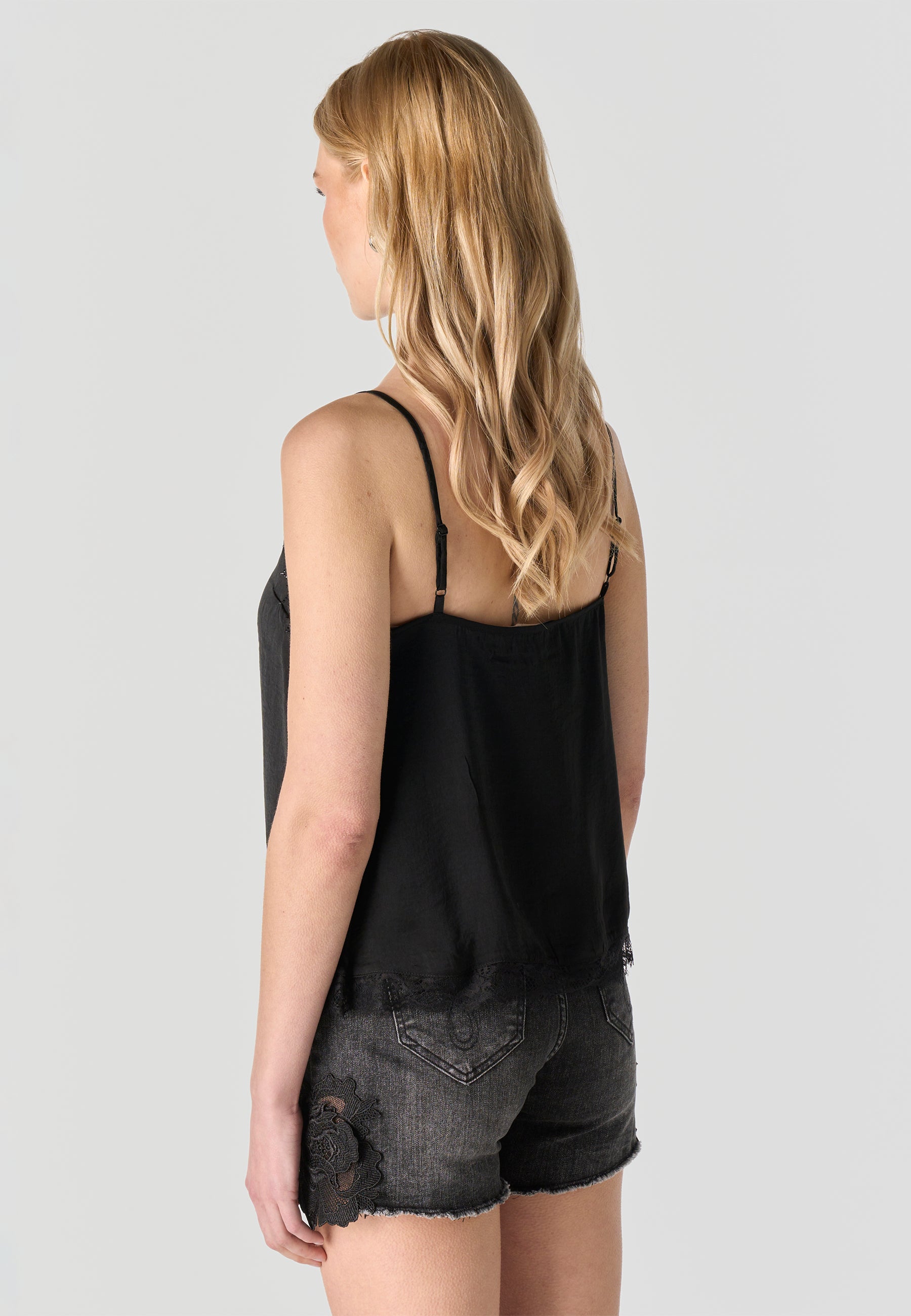 Blusa Mujer Tirantes Satén Drapeada – Koroshi Negro
