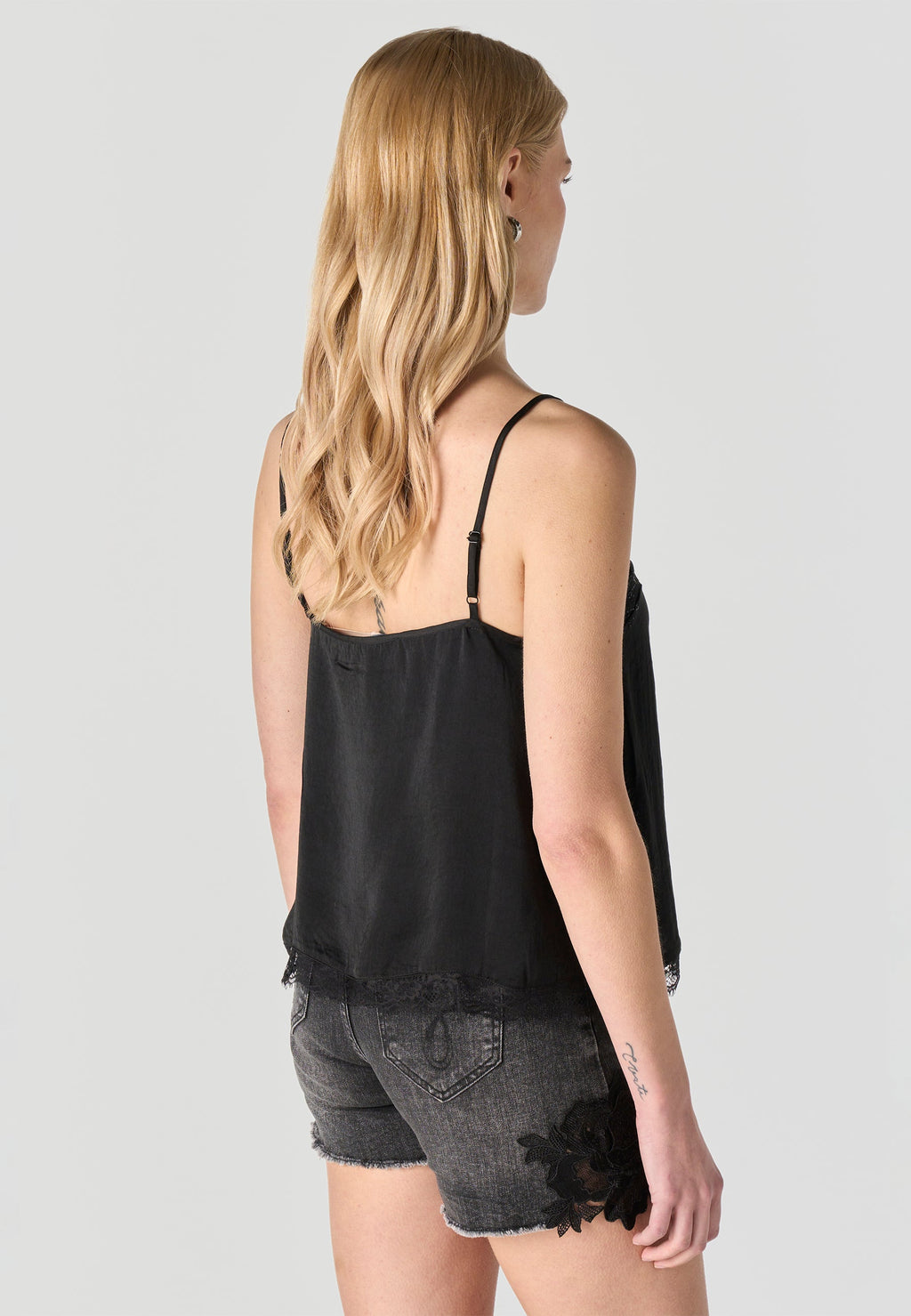 Blusa Mujer Tirantes Satén Drapeada – Koroshi Negro