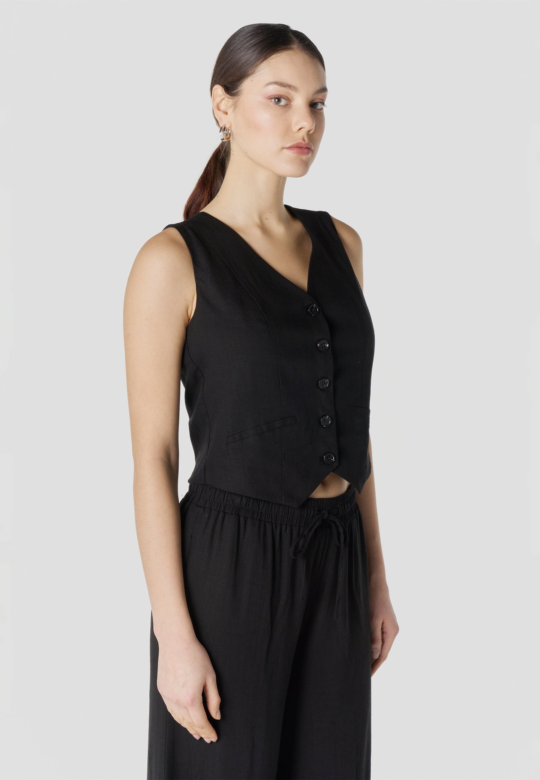 Chaleco Mujer Lino Negro Elegante Escote en V Bordado | Koroshi