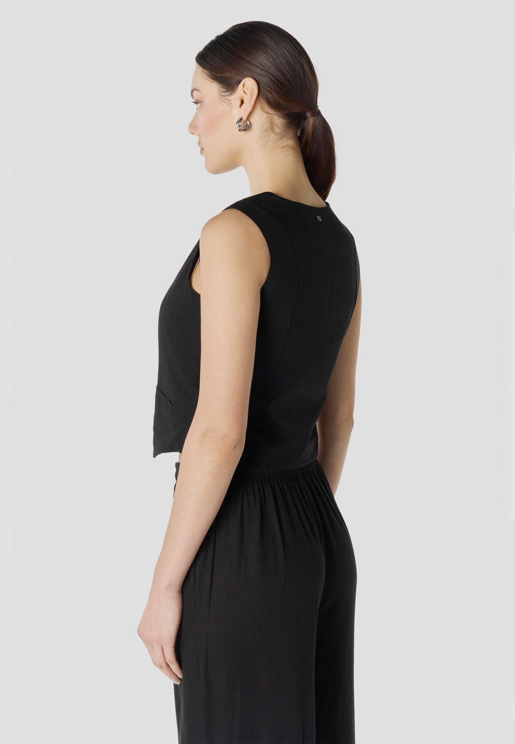 Chaleco Mujer Lino Negro Elegante Escote en V Bordado | Koroshi