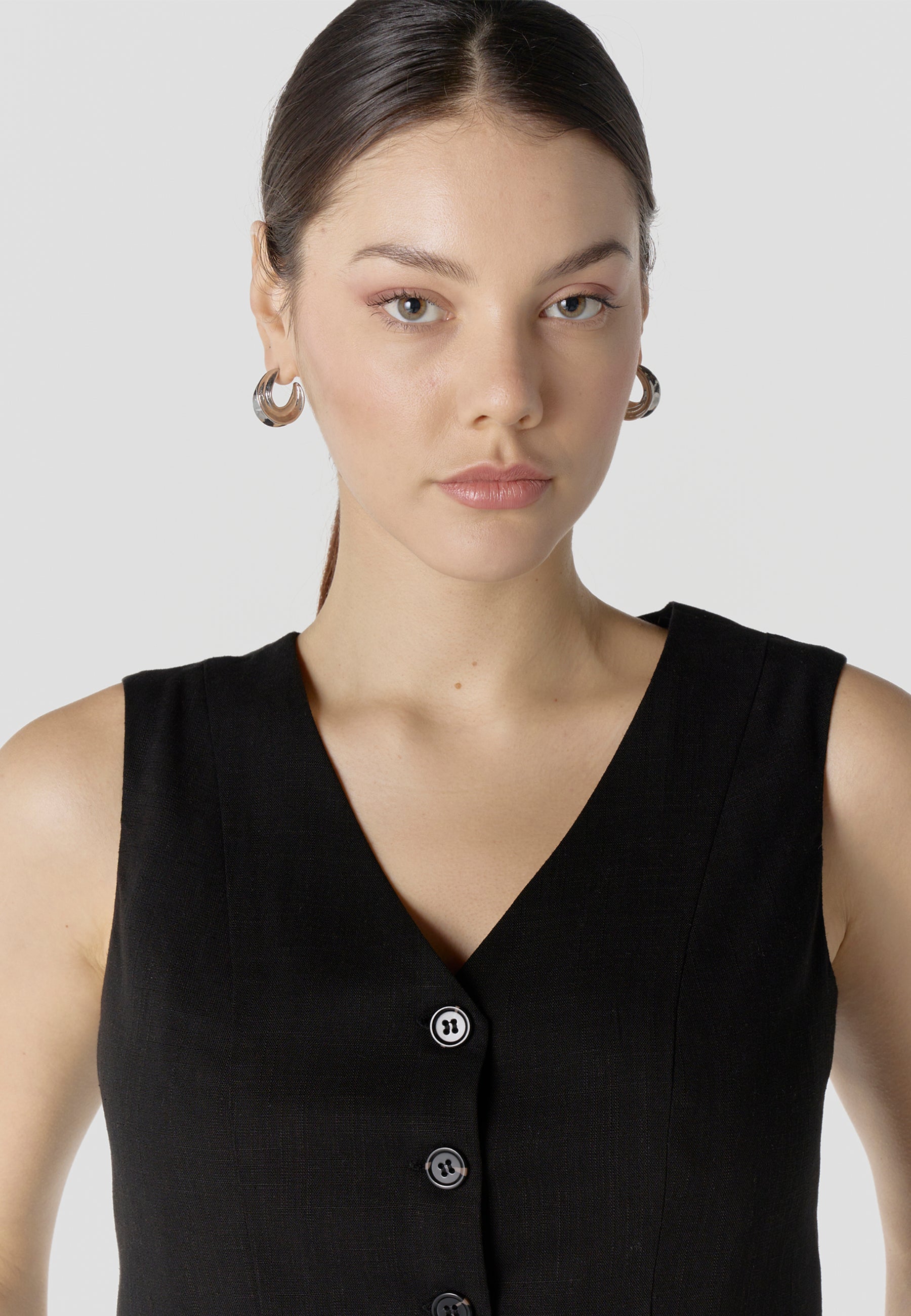 Chaleco Mujer Lino Negro Elegante Escote en V Bordado | Koroshi