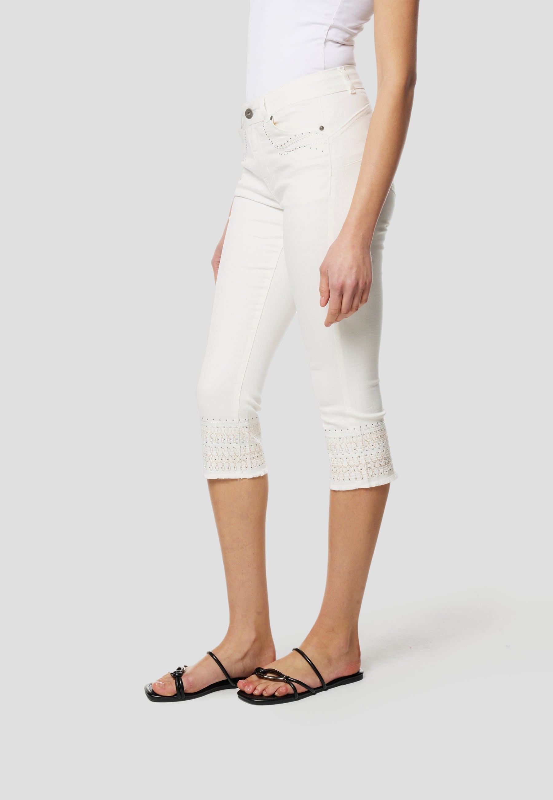 Pantalón Pirata Mujer Bajo Bordado Cintura Media – Koroshi Blanco