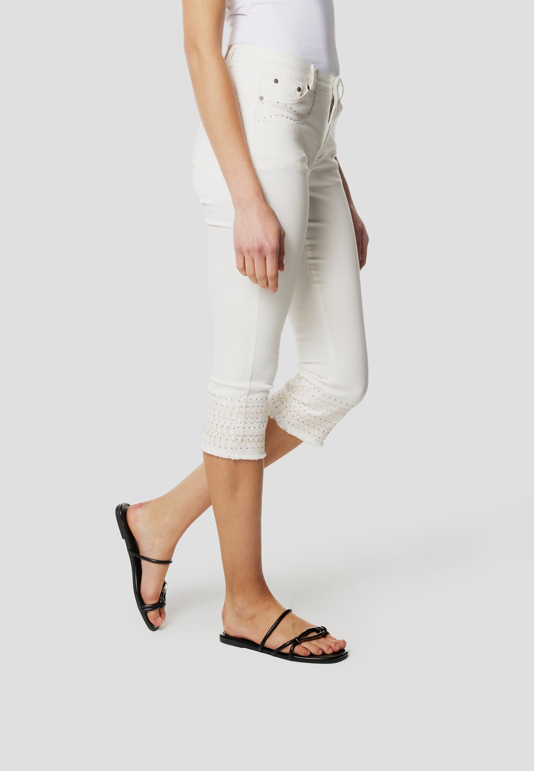 Pantalón Pirata Mujer Bajo Bordado Cintura Media – Koroshi Blanco