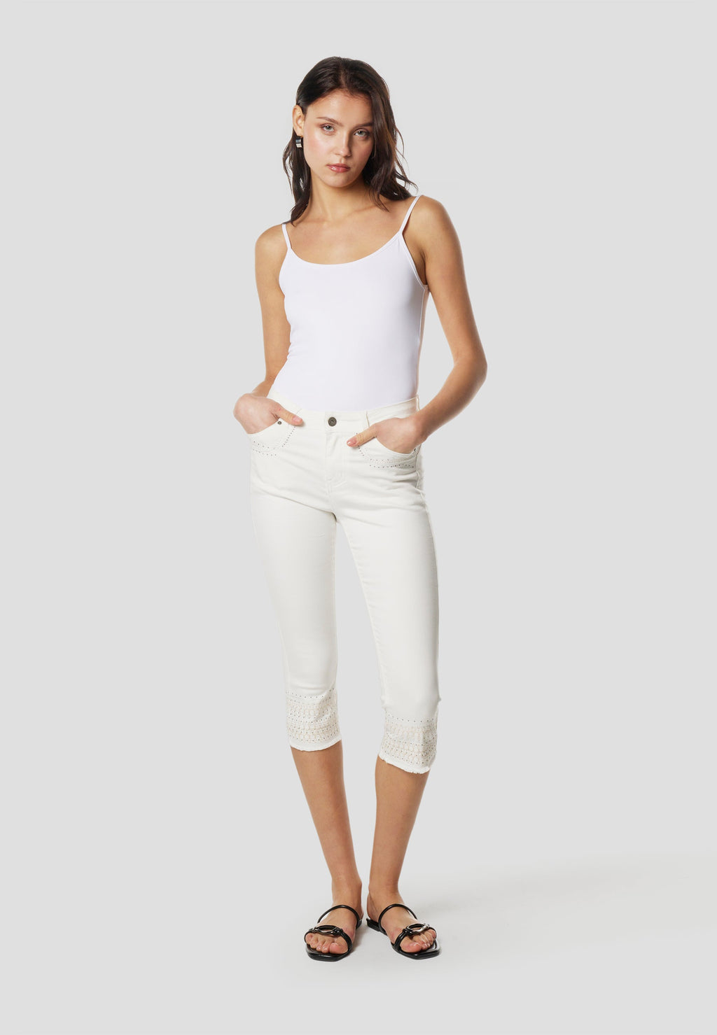 Pantalón Pirata Mujer Bajo Bordado Cintura Media – Koroshi Blanco