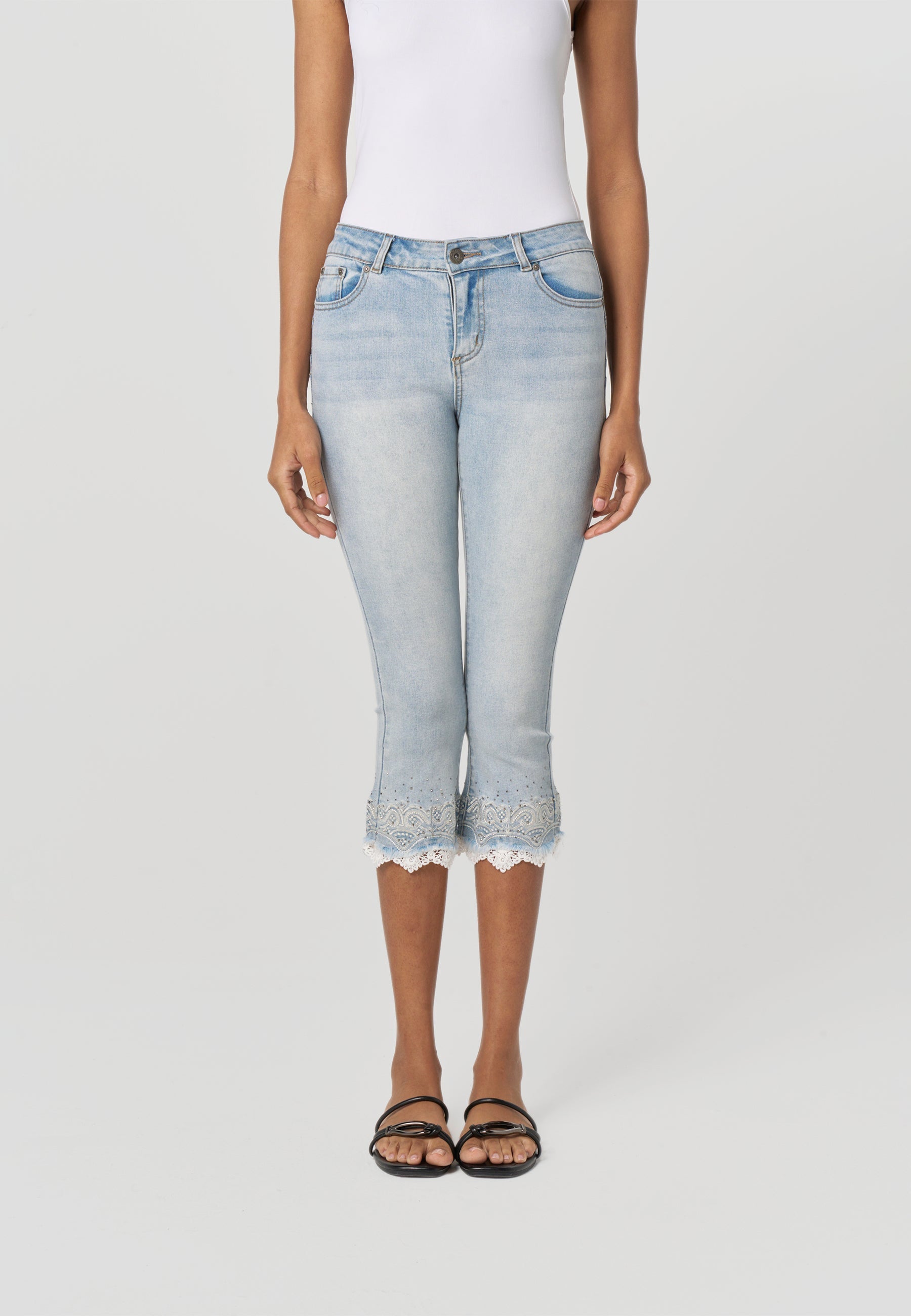 Pantalón Pirata Push Up Mujer Denim Bajo Encaje – Koroshi Azul Claro