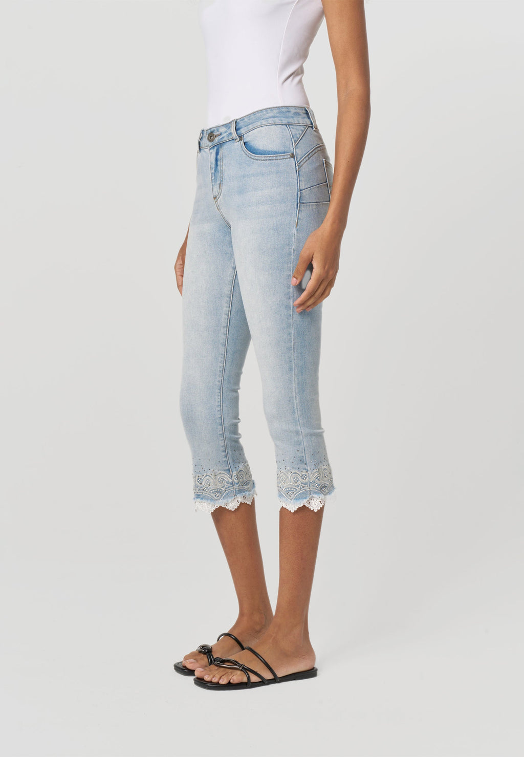 Pantalón Pirata Push Up Mujer Denim Bajo Encaje – Koroshi Azul Claro