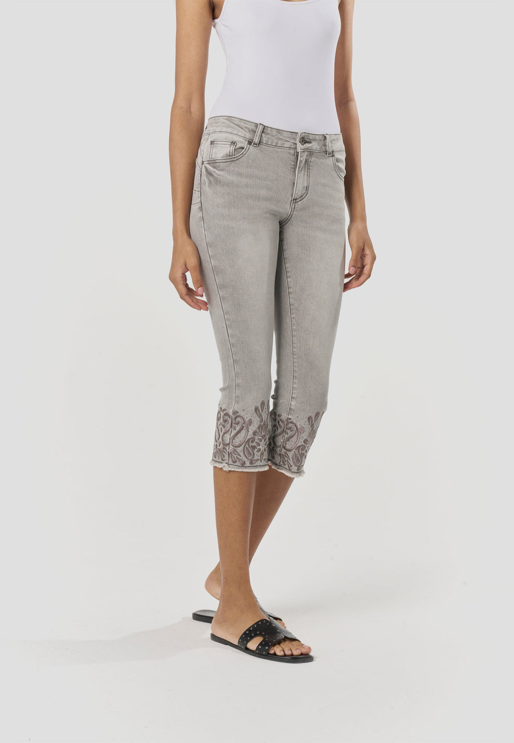Pantalón Pirata Mujer Push-Up Bordado – Koroshi Negro