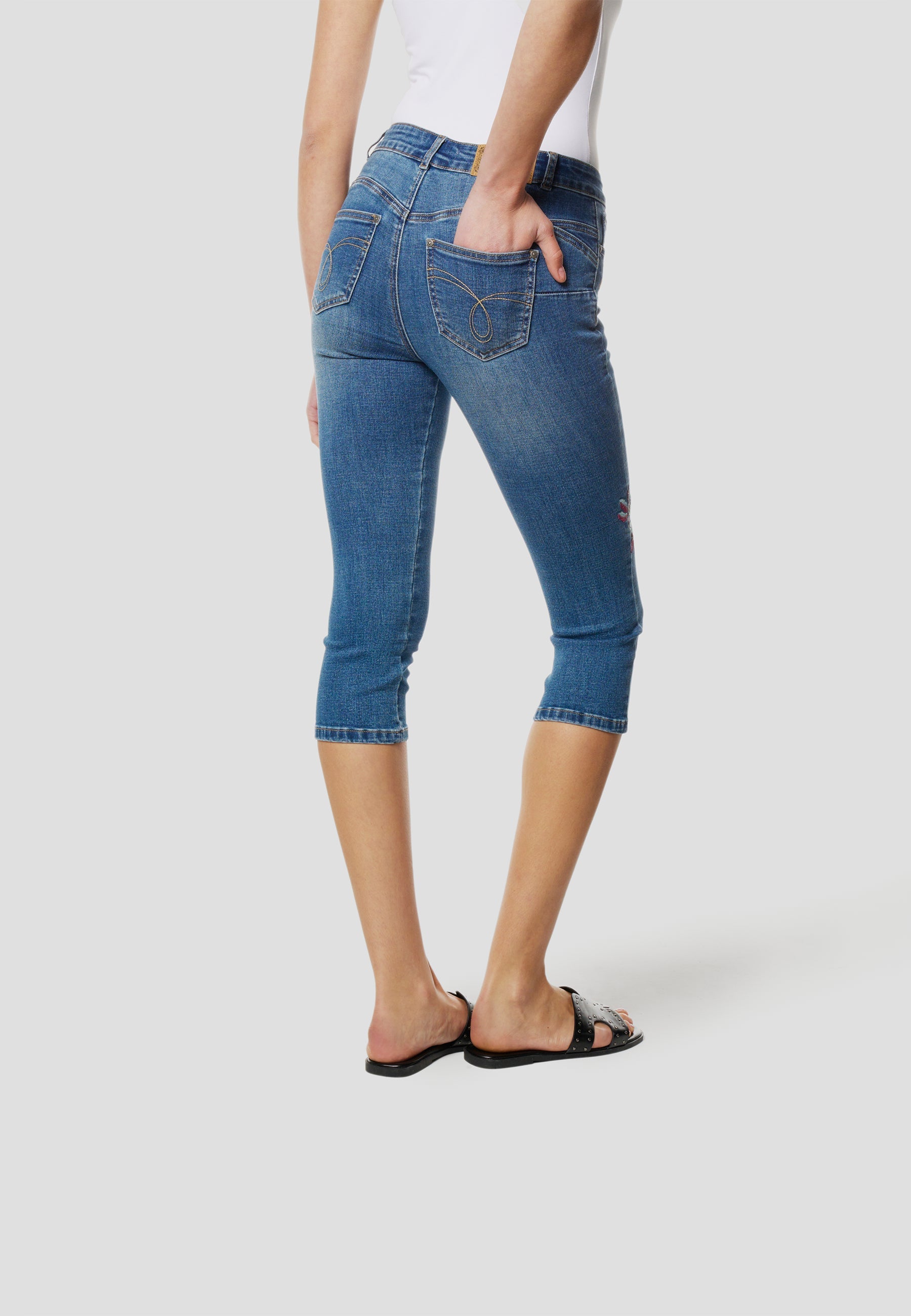 Pantalón Pirata Mujer Bordado – Koroshi Azul Oscuro