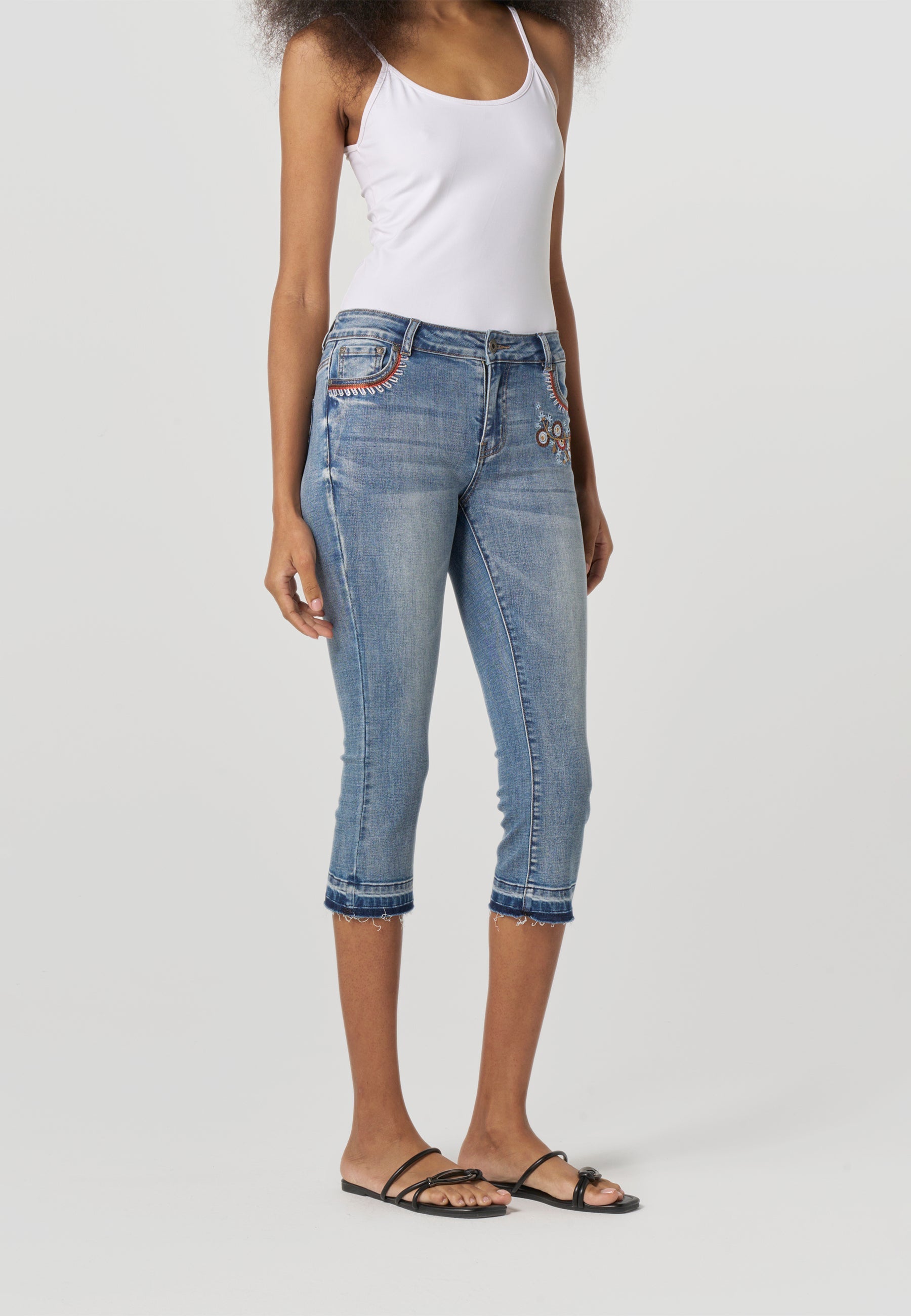 Pantalón Pirata Mujer Bordado – Koroshi Azul Medio