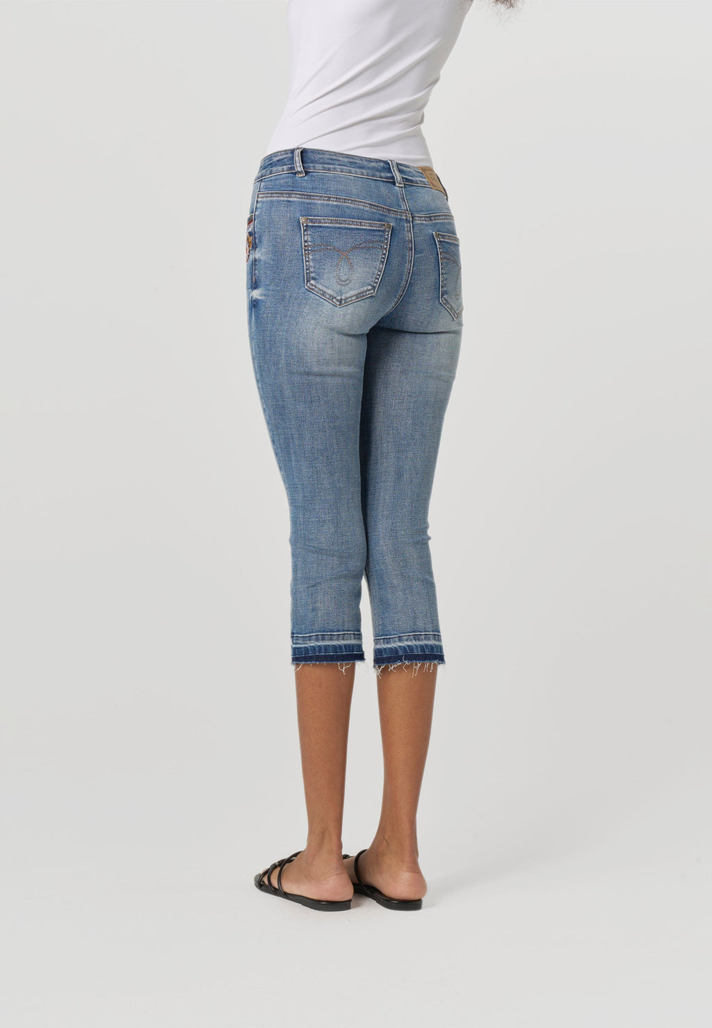 Pantalón Pirata Mujer Bordado – Koroshi Azul Medio