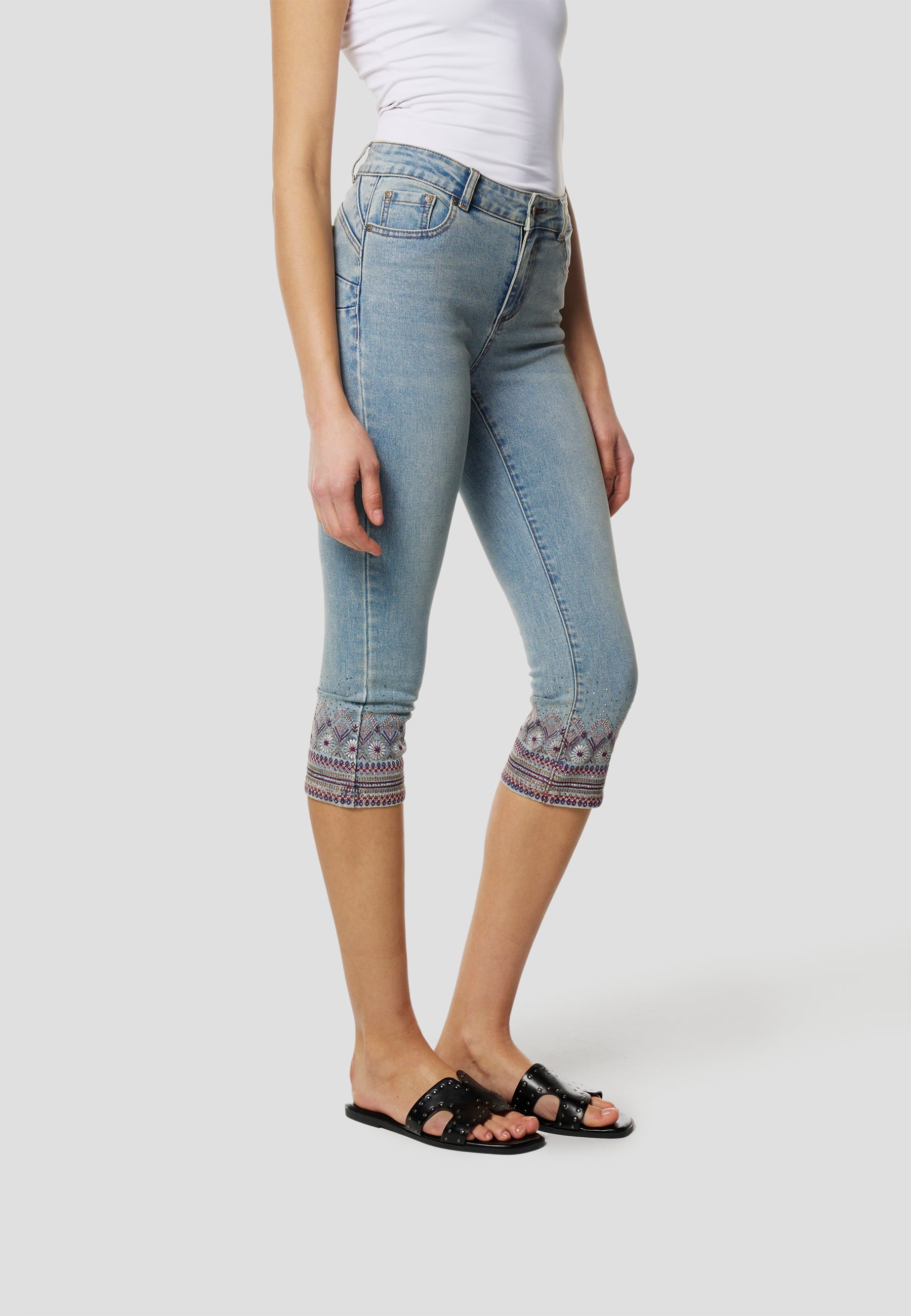Pantalón Pirata Mujer Vaquero Bordado Brillos – Koroshi Azul
