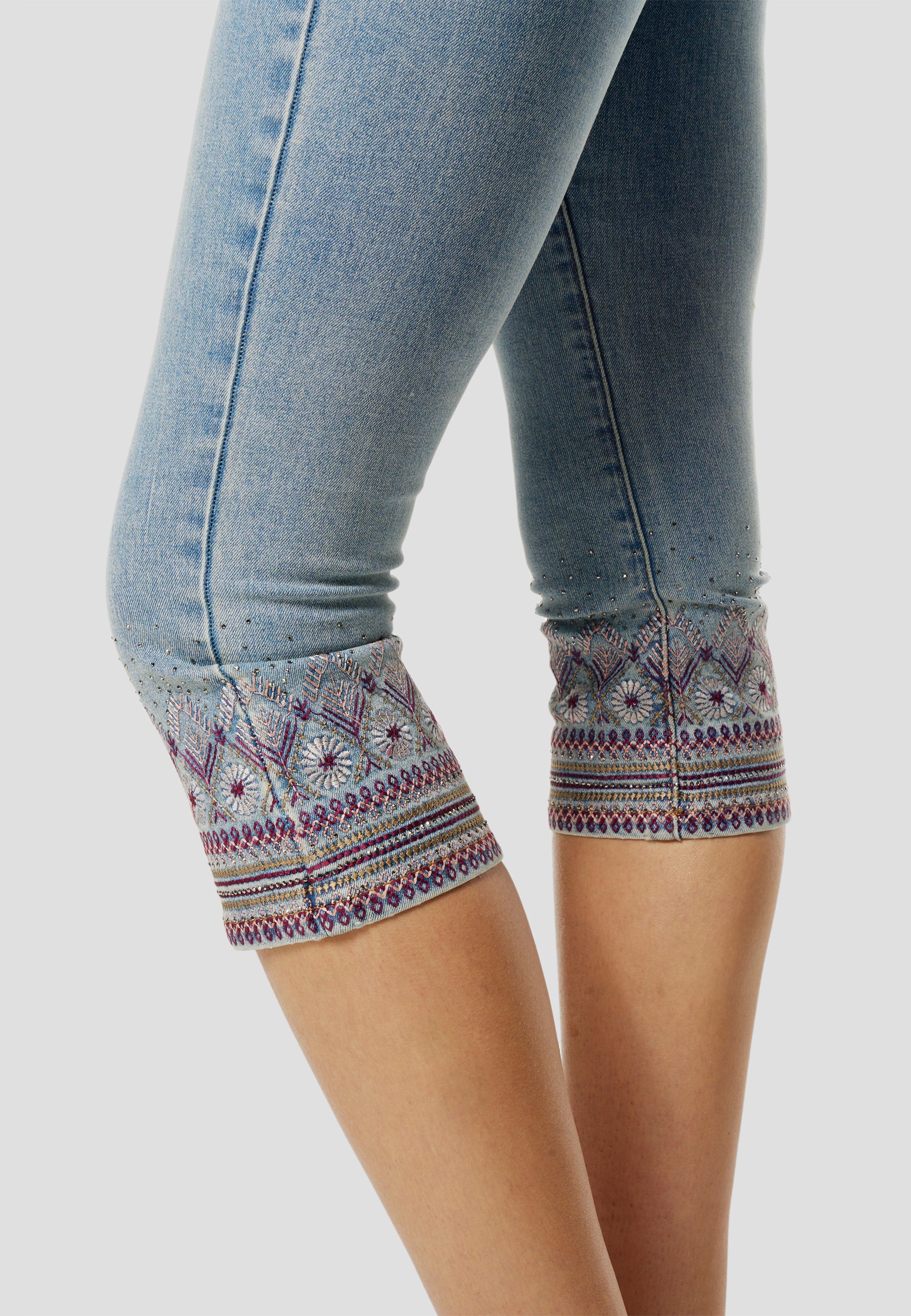 Pantalón Pirata Mujer Vaquero Bordado Brillos – Koroshi Azul