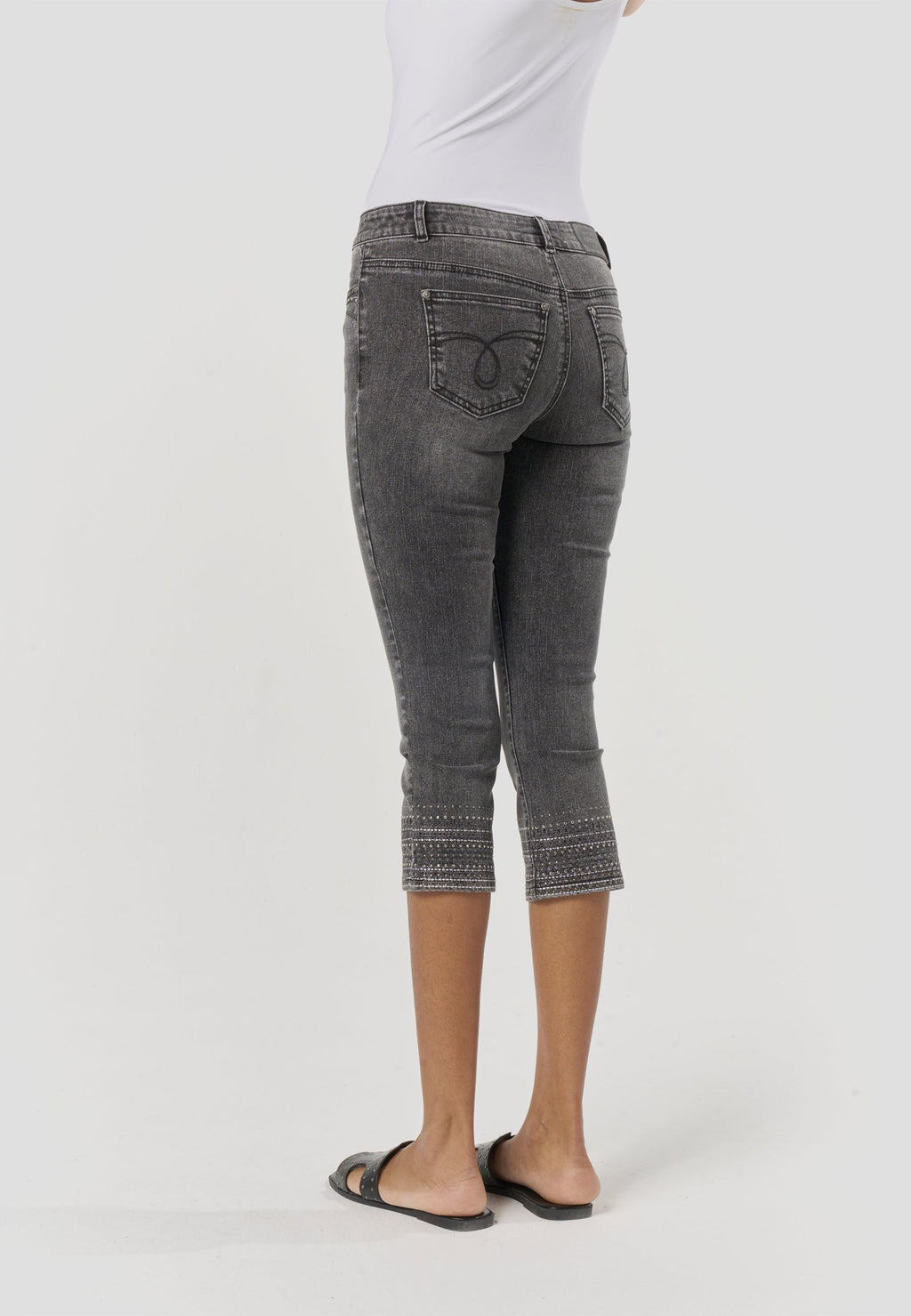 Pantalón Pirata Mujer Vaquero Bordado – Koroshi Negro