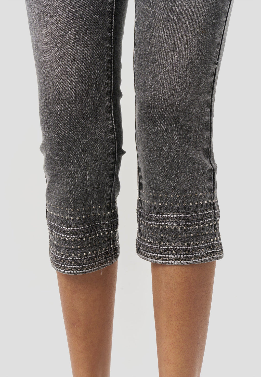 Pantalón Pirata Mujer Vaquero Bordado – Koroshi Negro
