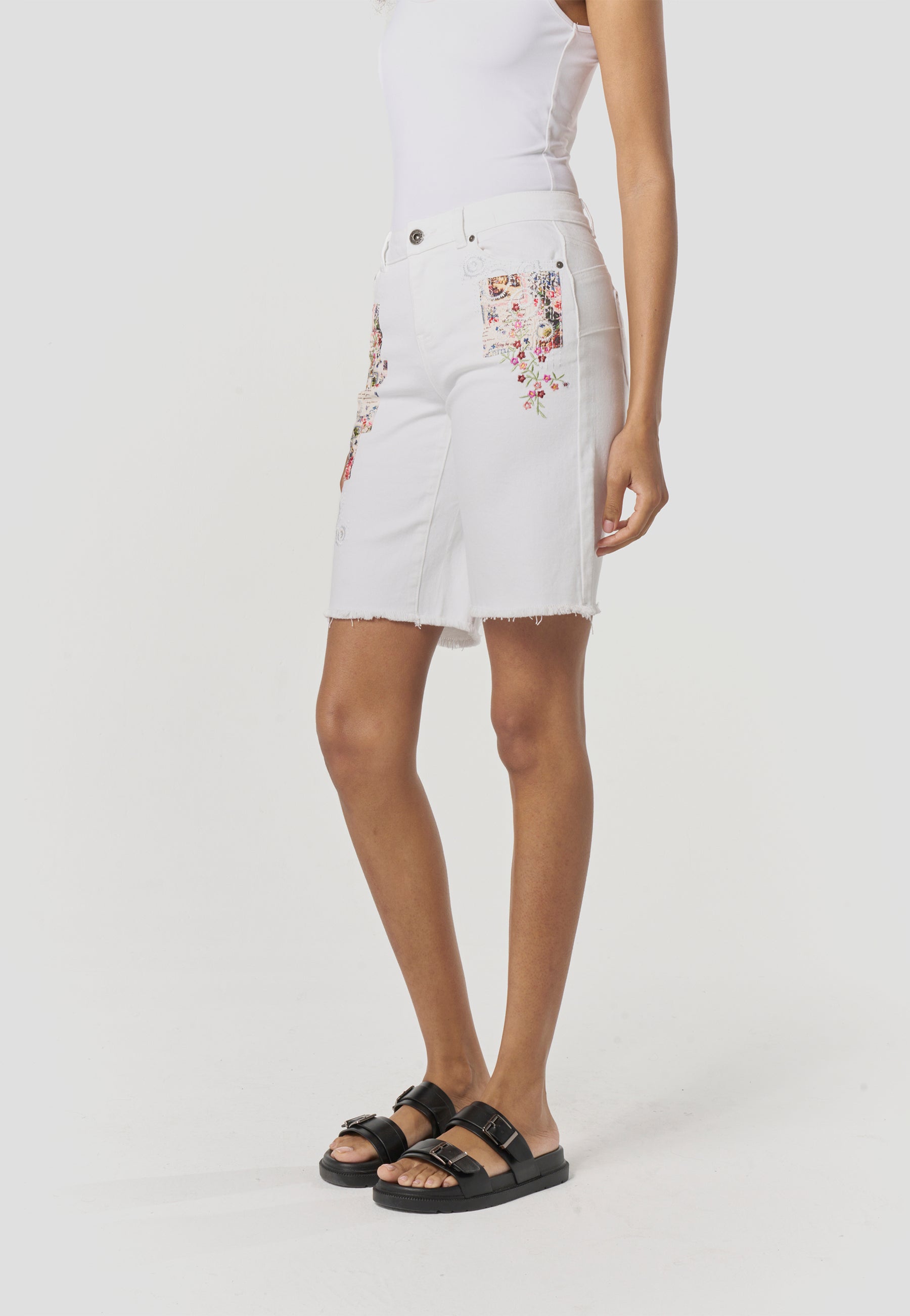 Bermuda Mujer Vaquera Patchwork Floral – Koroshi Blanca
