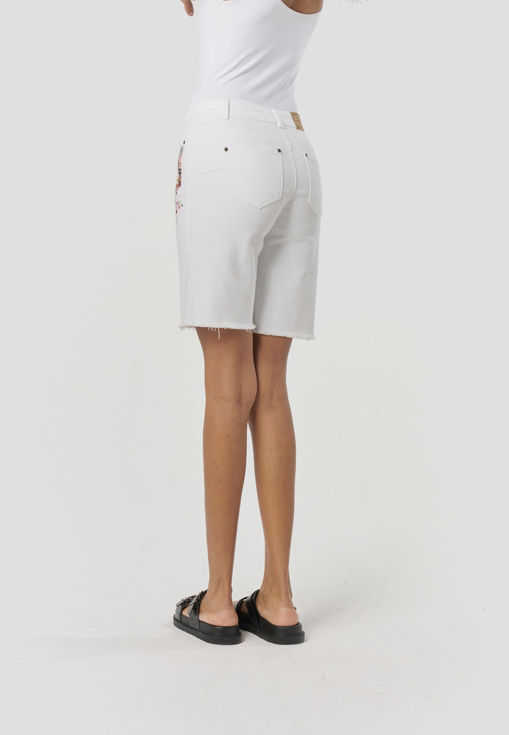 Bermuda Mujer Vaquera Patchwork Floral – Koroshi Blanca