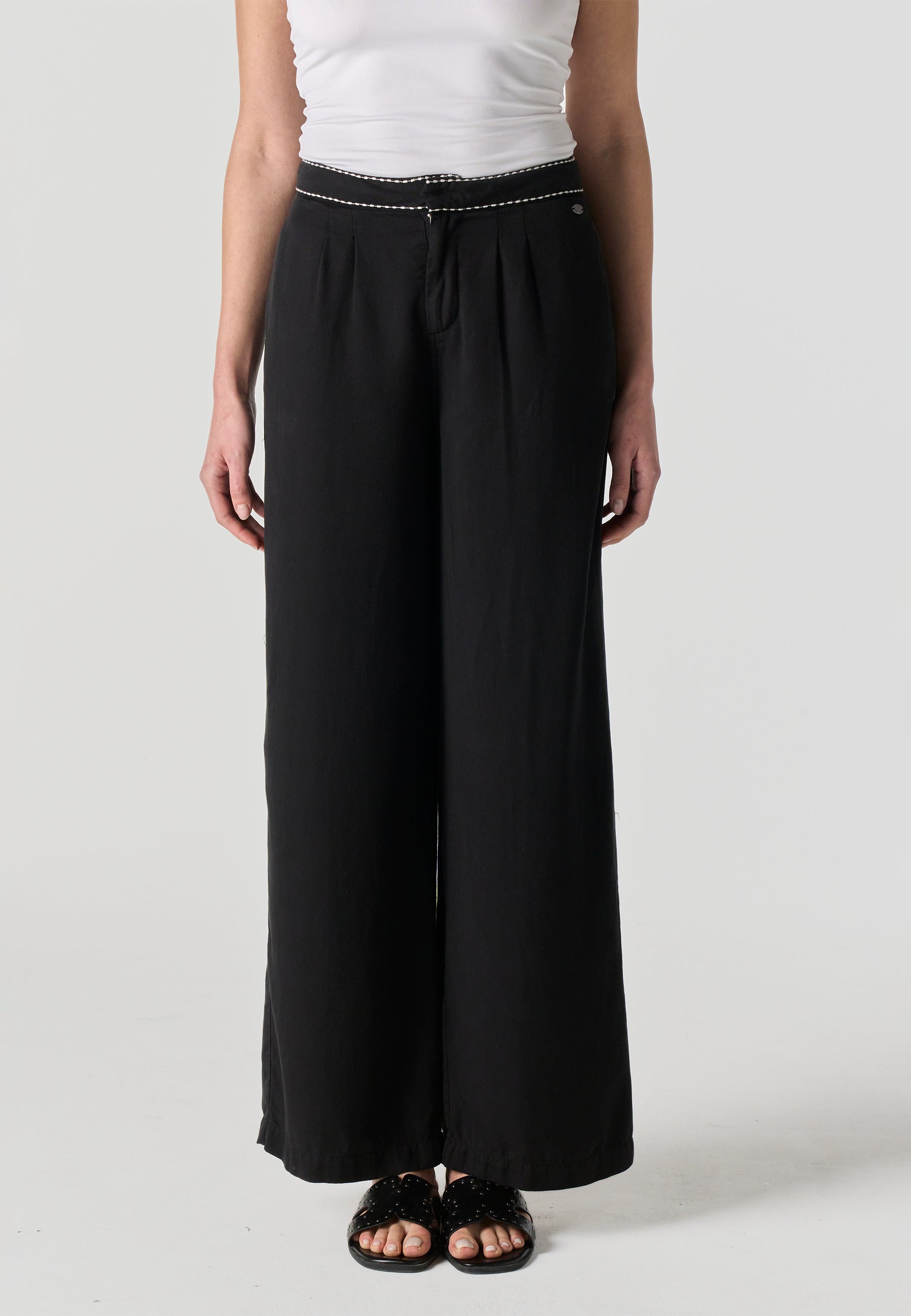 Pantalón Fluido Mujer Lyocell Tiro Medio – Koroshi Negro