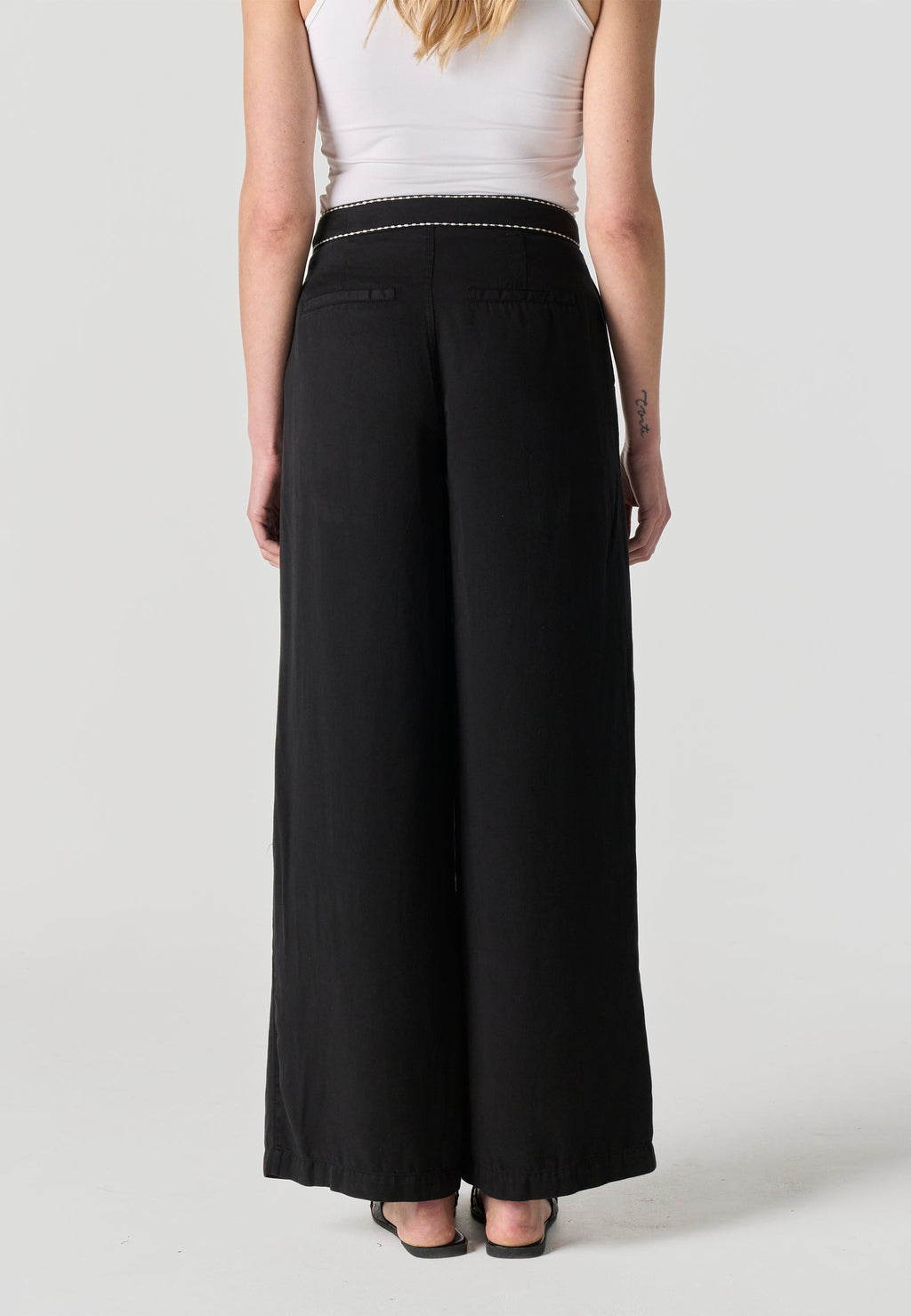 Pantalón Fluido Mujer Lyocell Tiro Medio – Koroshi Negro