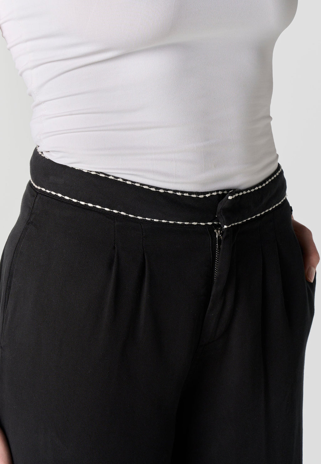 Pantalón Fluido Mujer Lyocell Tiro Medio – Koroshi Negro