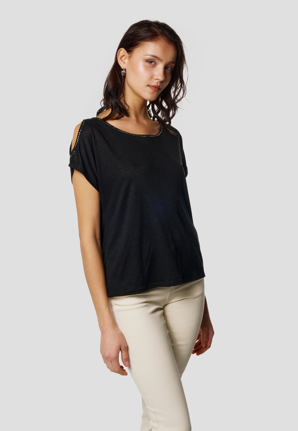 Camiseta Mujer Manga Corta Escote con Pedrería y Abertura – Koroshi 2612TP05