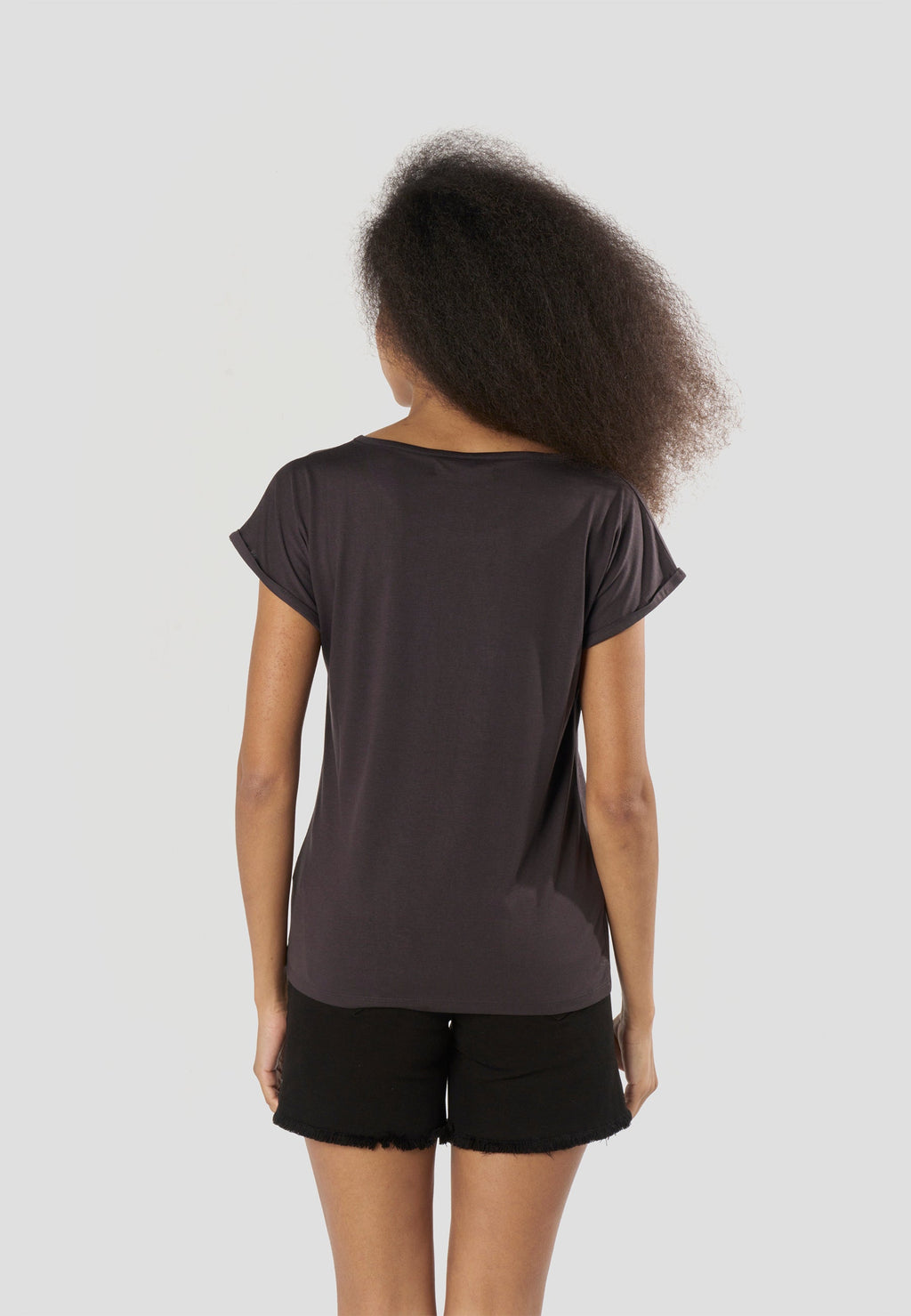 Camiseta Mujer Manga Corta Bordada con Pedrería – Koroshi Negra