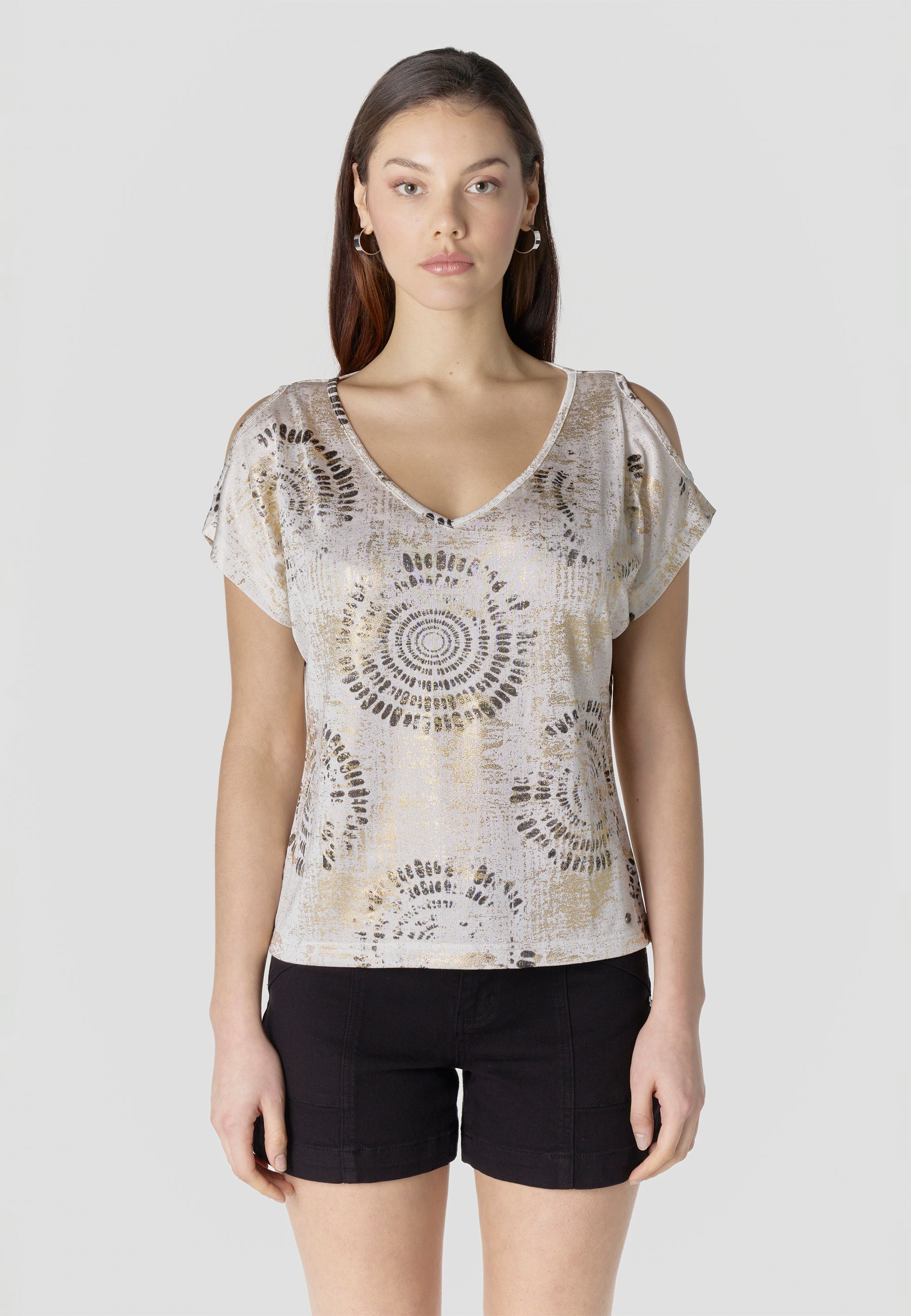 Camiseta Mujer Manga Corta Escote Pico Hombro Descubierto – Koroshi Blanca