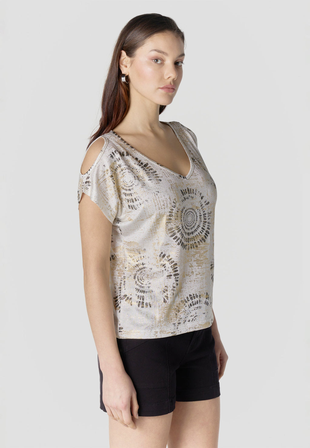 Camiseta Mujer Manga Corta Escote Pico Hombro Descubierto – Koroshi Blanca