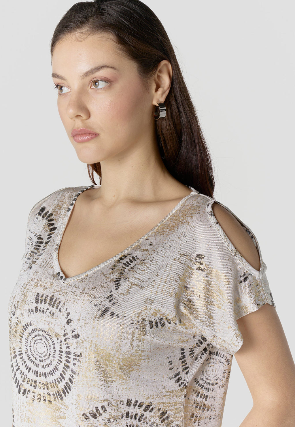 Camiseta Mujer Manga Corta Escote Pico Hombro Descubierto – Koroshi Blanca