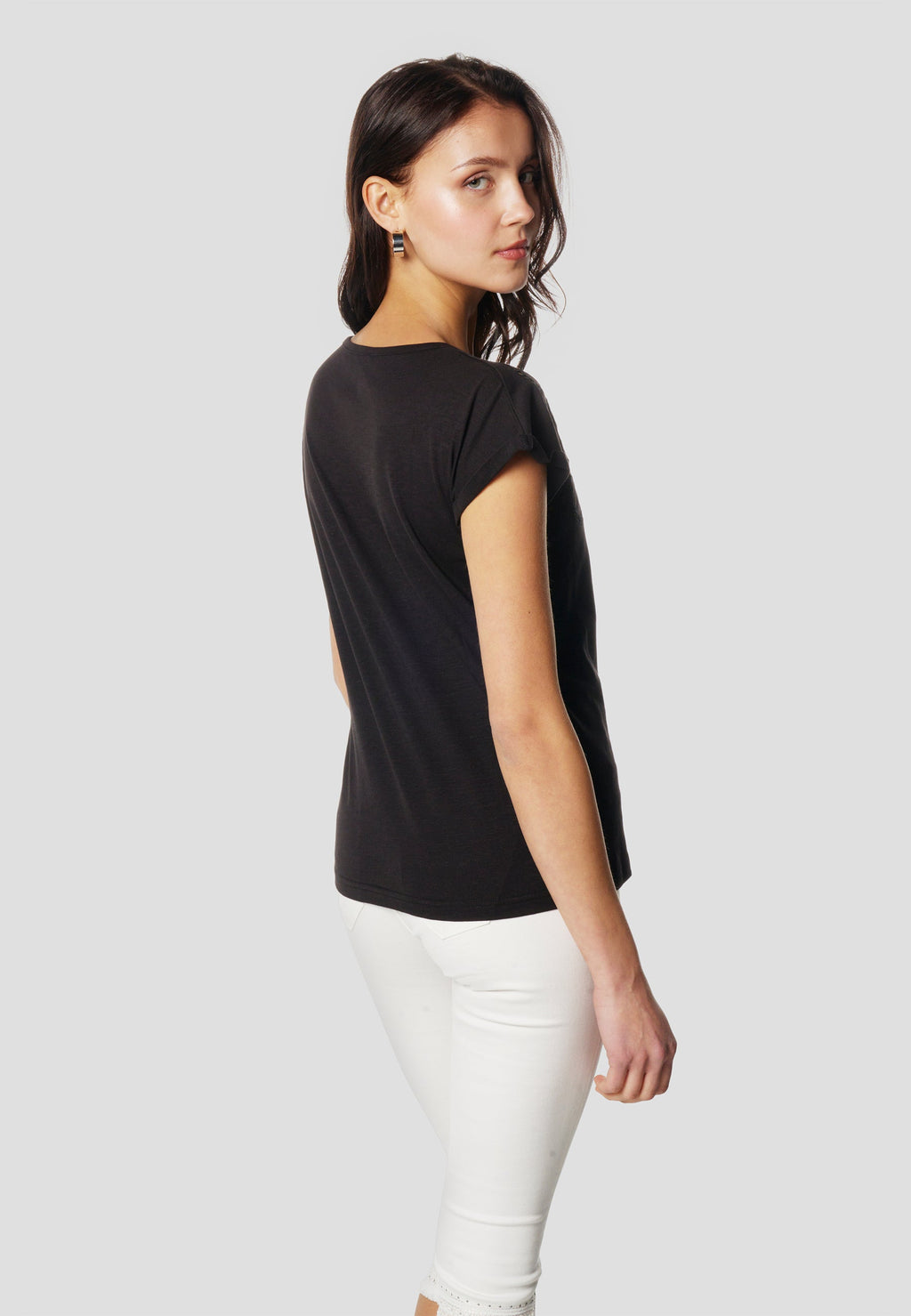 Camiseta Mujer Manga Corta Bordado Calado – Koroshi Negra