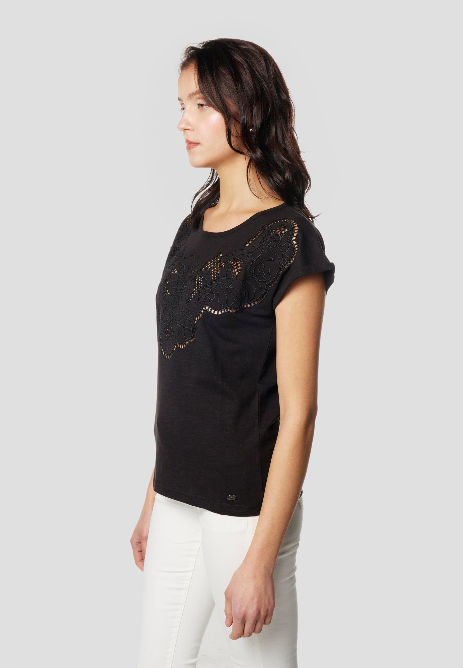 Camiseta Mujer Manga Corta Bordado Calado – Koroshi Negra