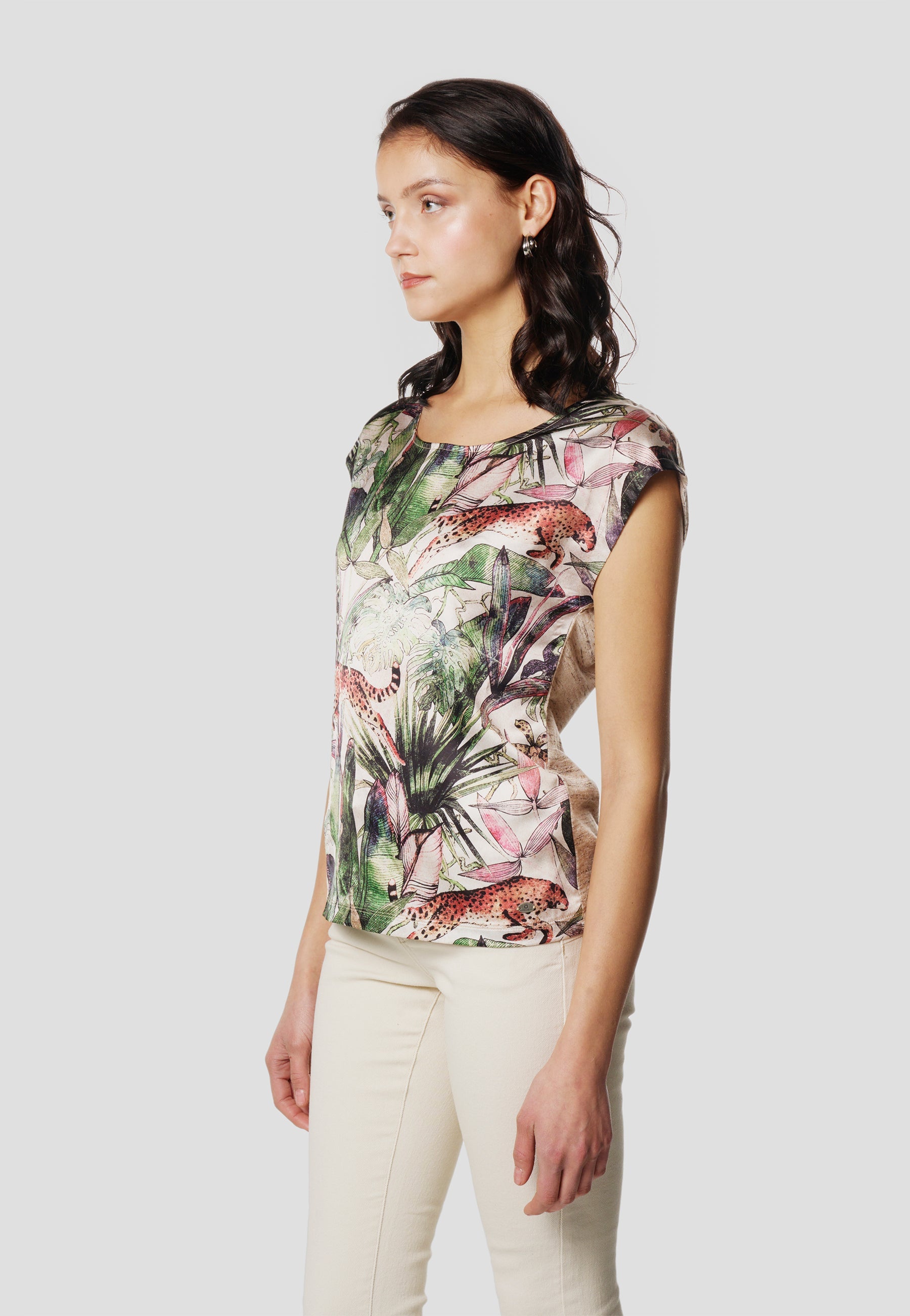 Camiseta Mujer Manga Corta Estampado Tropical – Koroshi Cruda