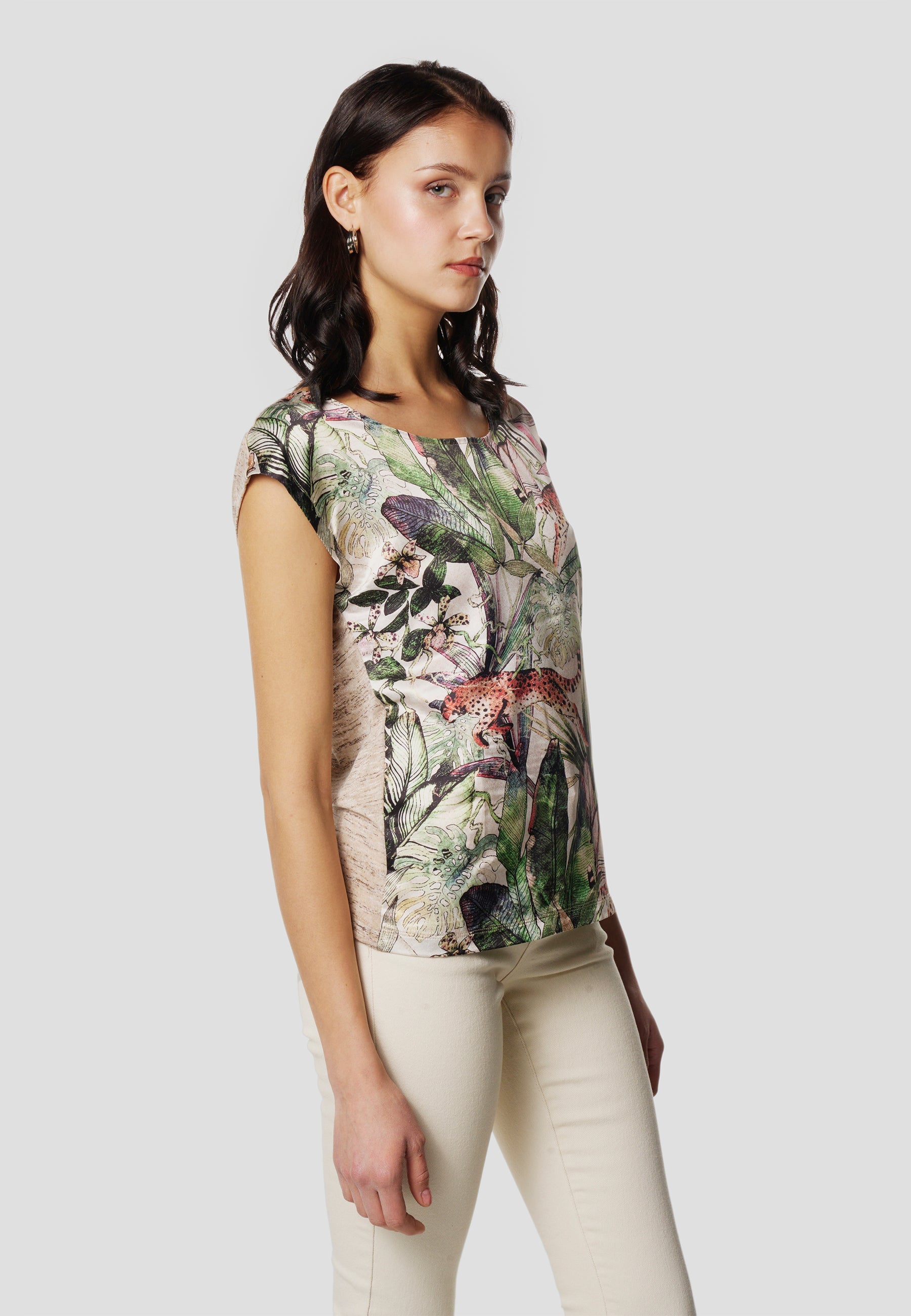 Camiseta Mujer Manga Corta Estampado Tropical – Koroshi Cruda