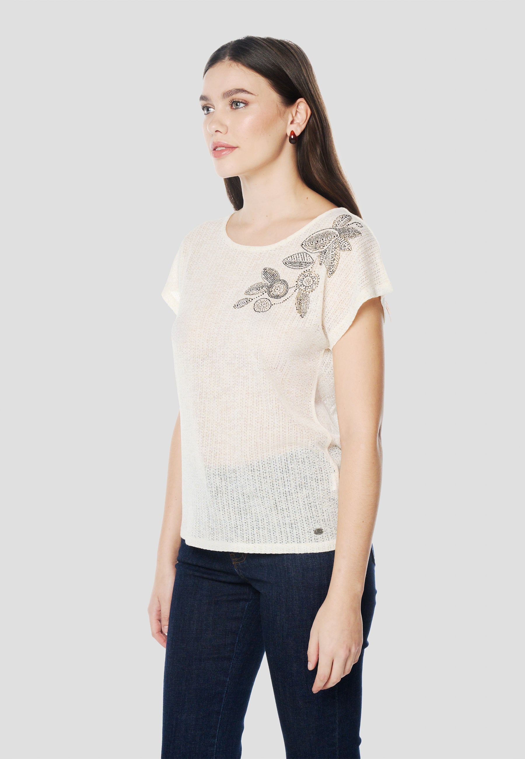 Camiseta Mujer Manga Corta Bordado Floral con Pedrería – Koroshi Cruda