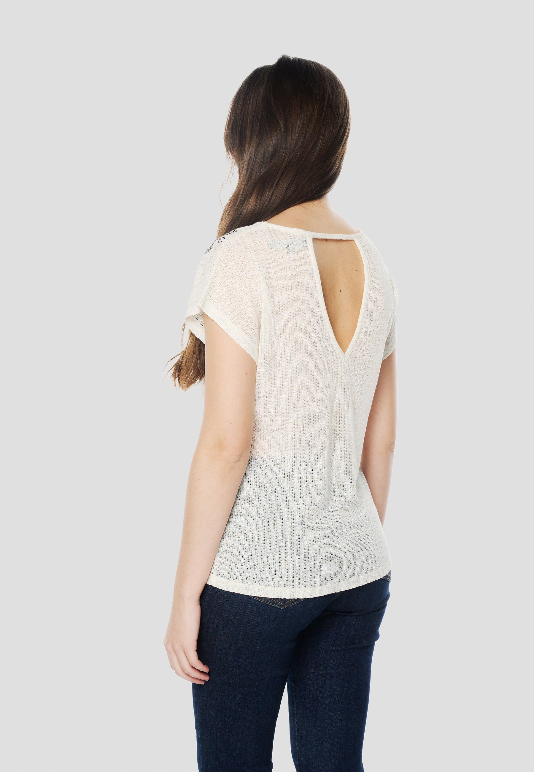Camiseta Mujer Manga Corta Bordado Floral con Pedrería – Koroshi Cruda