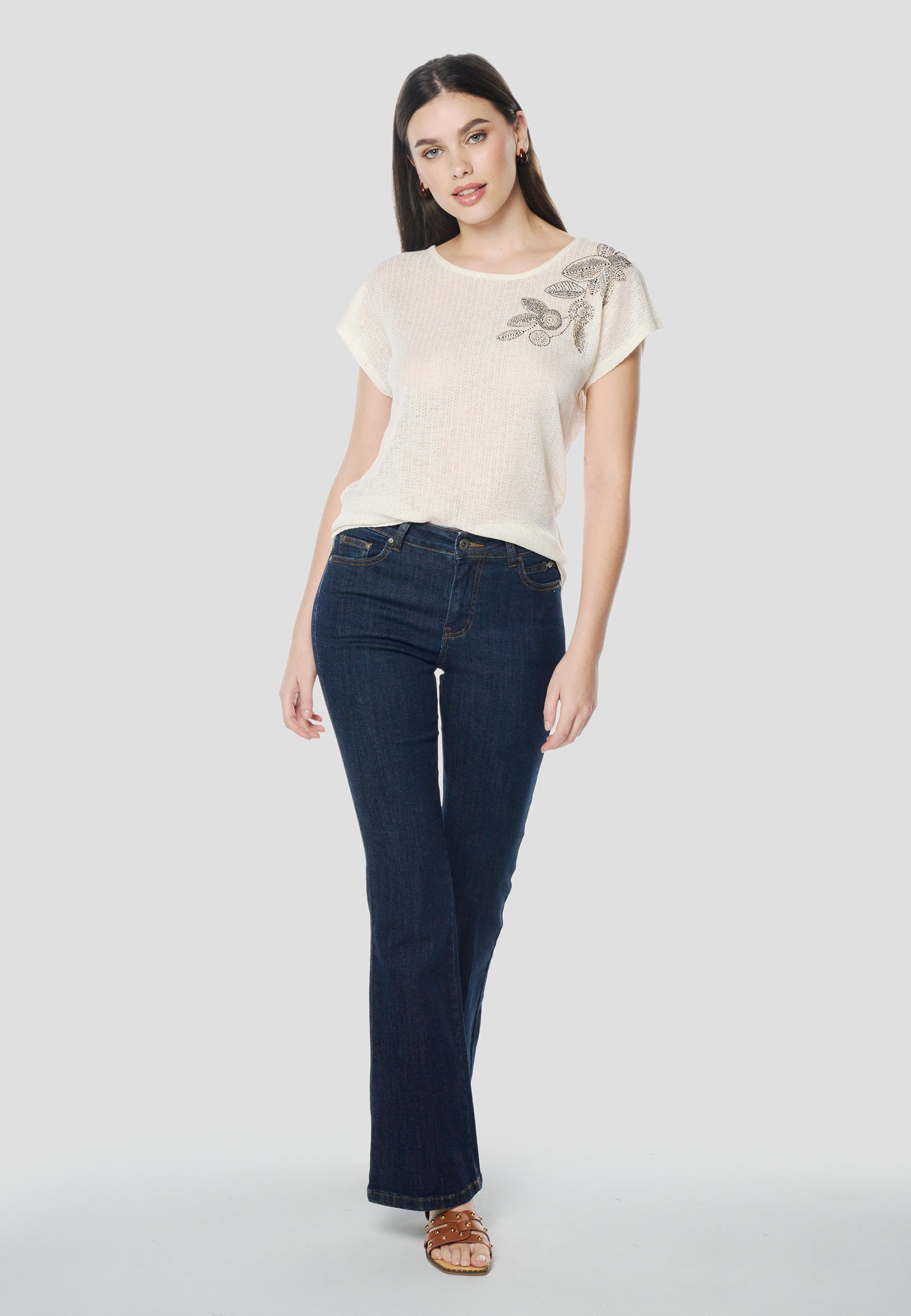 Camiseta Mujer Manga Corta Bordado Floral con Pedrería – Koroshi Cruda