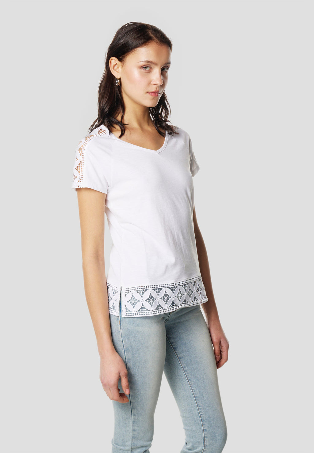 Camiseta Mujer Manga Corta Escote Pico con Puntilla – Koroshi Blanca
