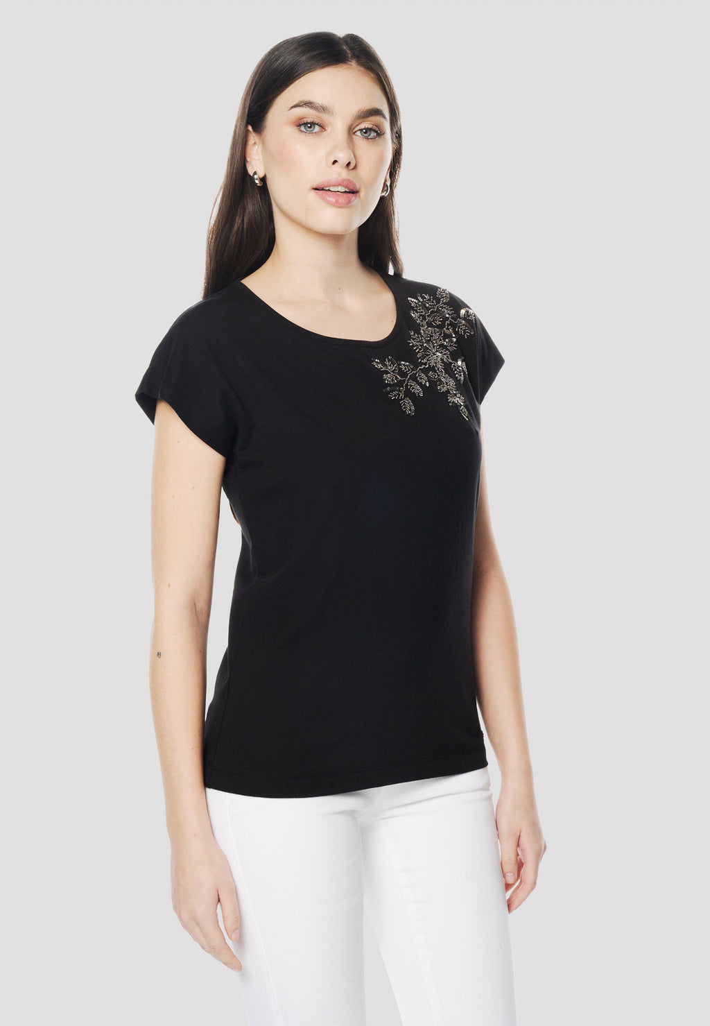Camiseta Mujer Manga Corta Bordado Floral con Pedrería – Koroshi Negra
