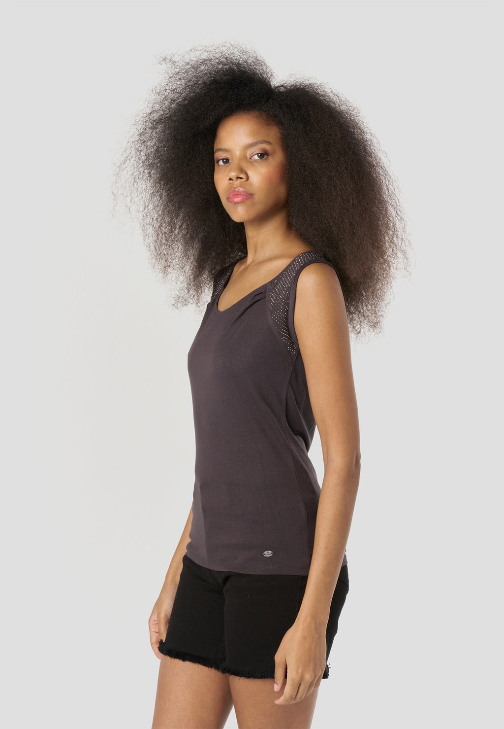 Camiseta Mujer Sin Mangas Pedrería en Hombros – Koroshi Negra